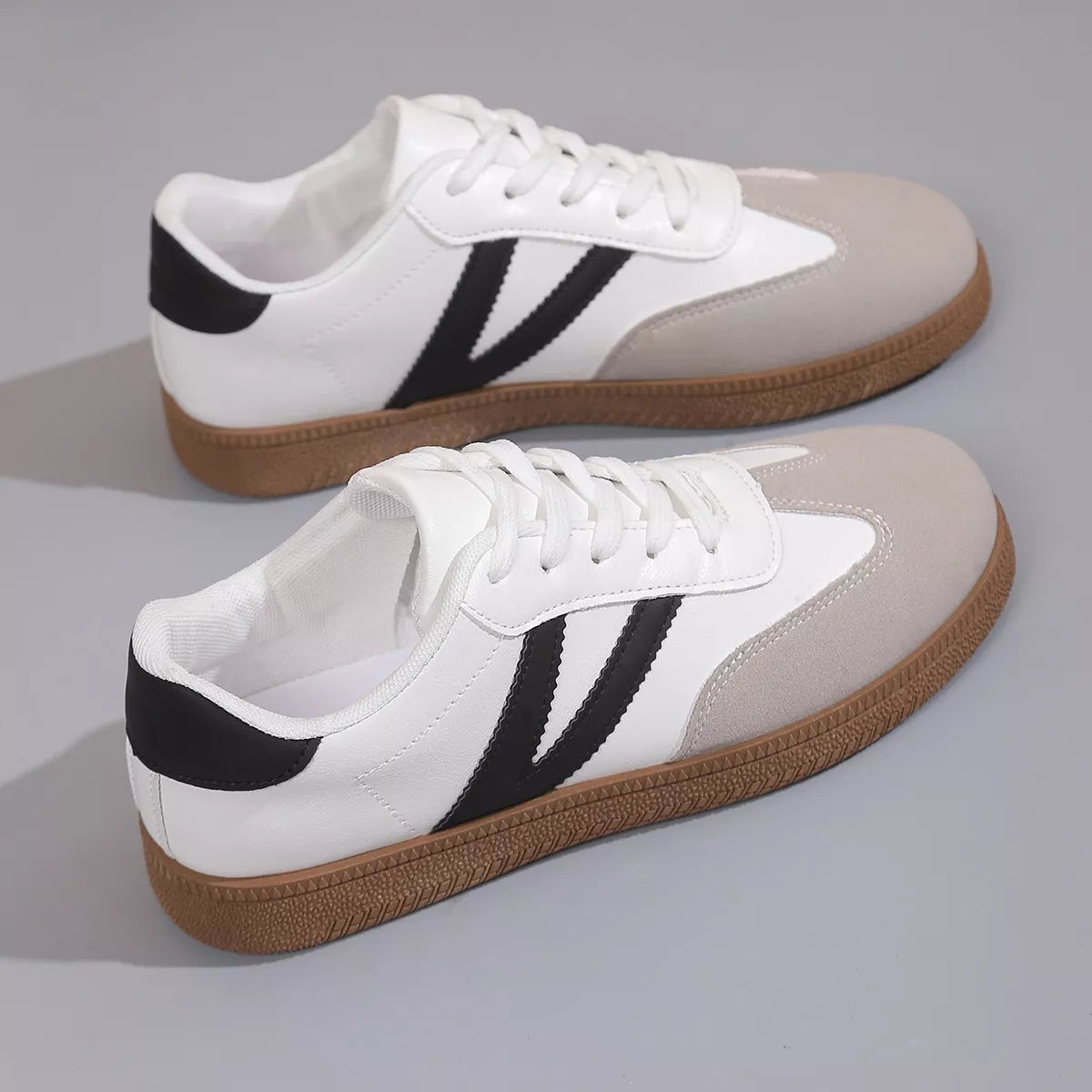 Round Toe Lace Up Sneakers - Lilixa.store