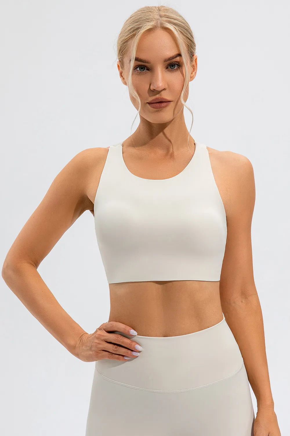 Round Neck Cutout Cropped Active Tank - Lilixa.store