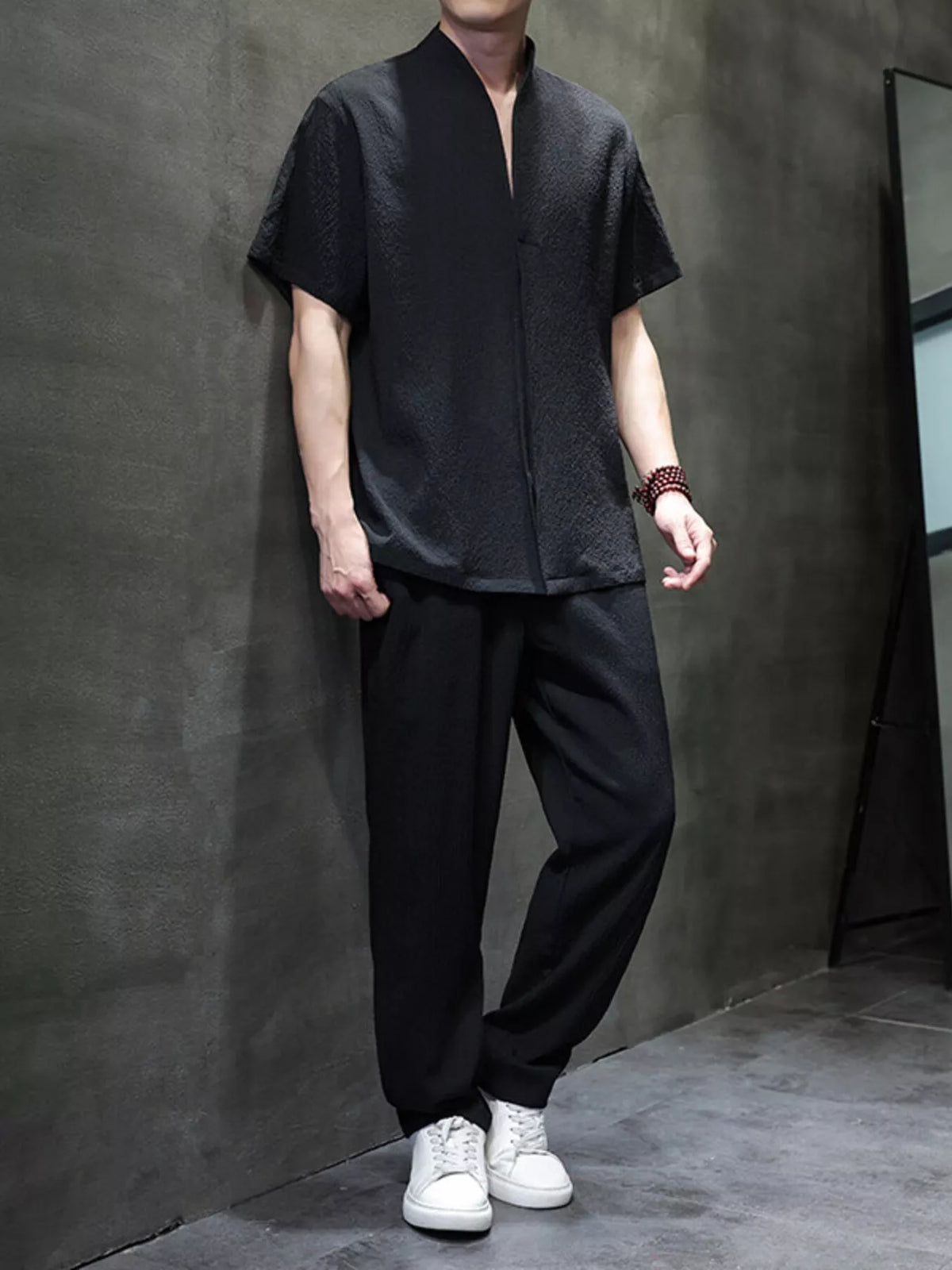 Men's Plus Size Casual Short Sleeve Top and Pants Set in Black