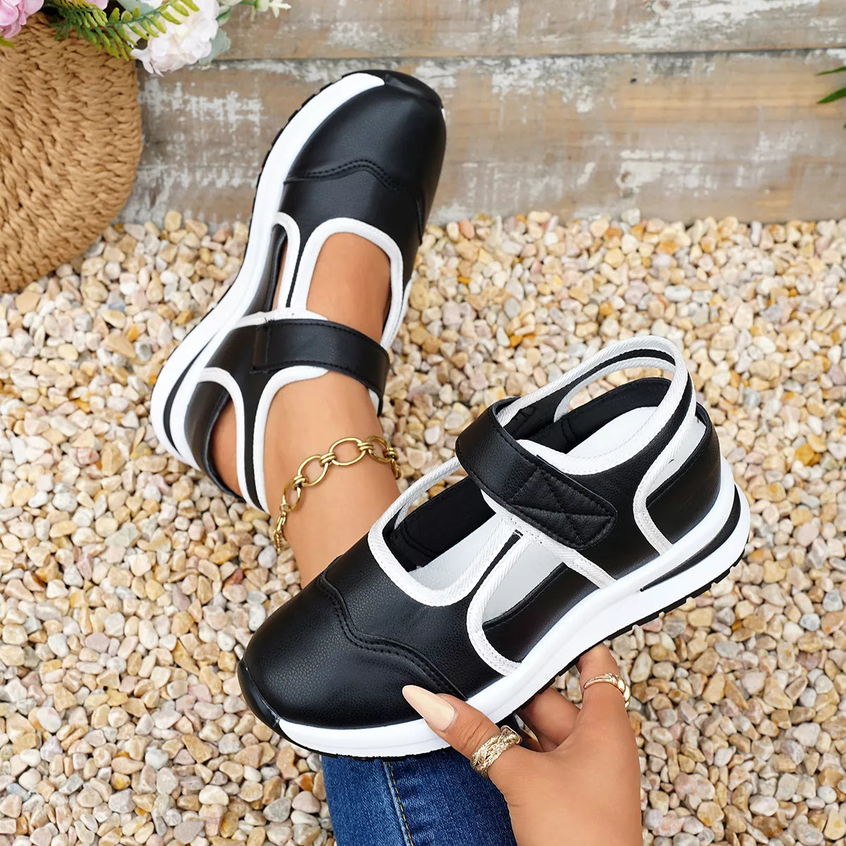 Round Toe Contrast Sneakers - Lilixa.store