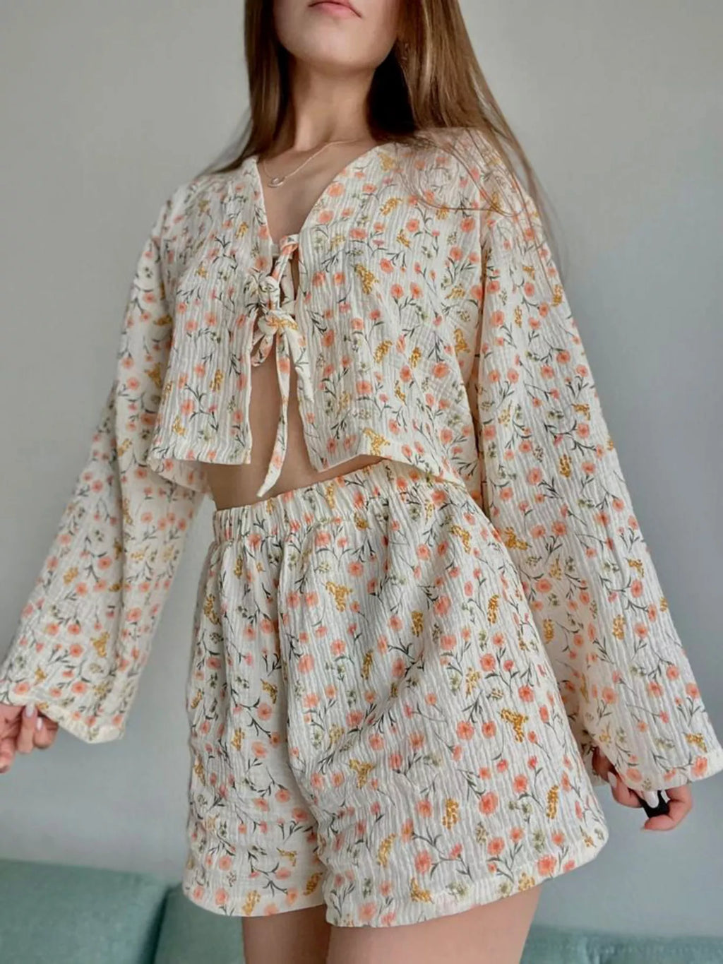 Floral Print Crinkle Texture Tie-Front Top and Shorts Set - Lilixa.store