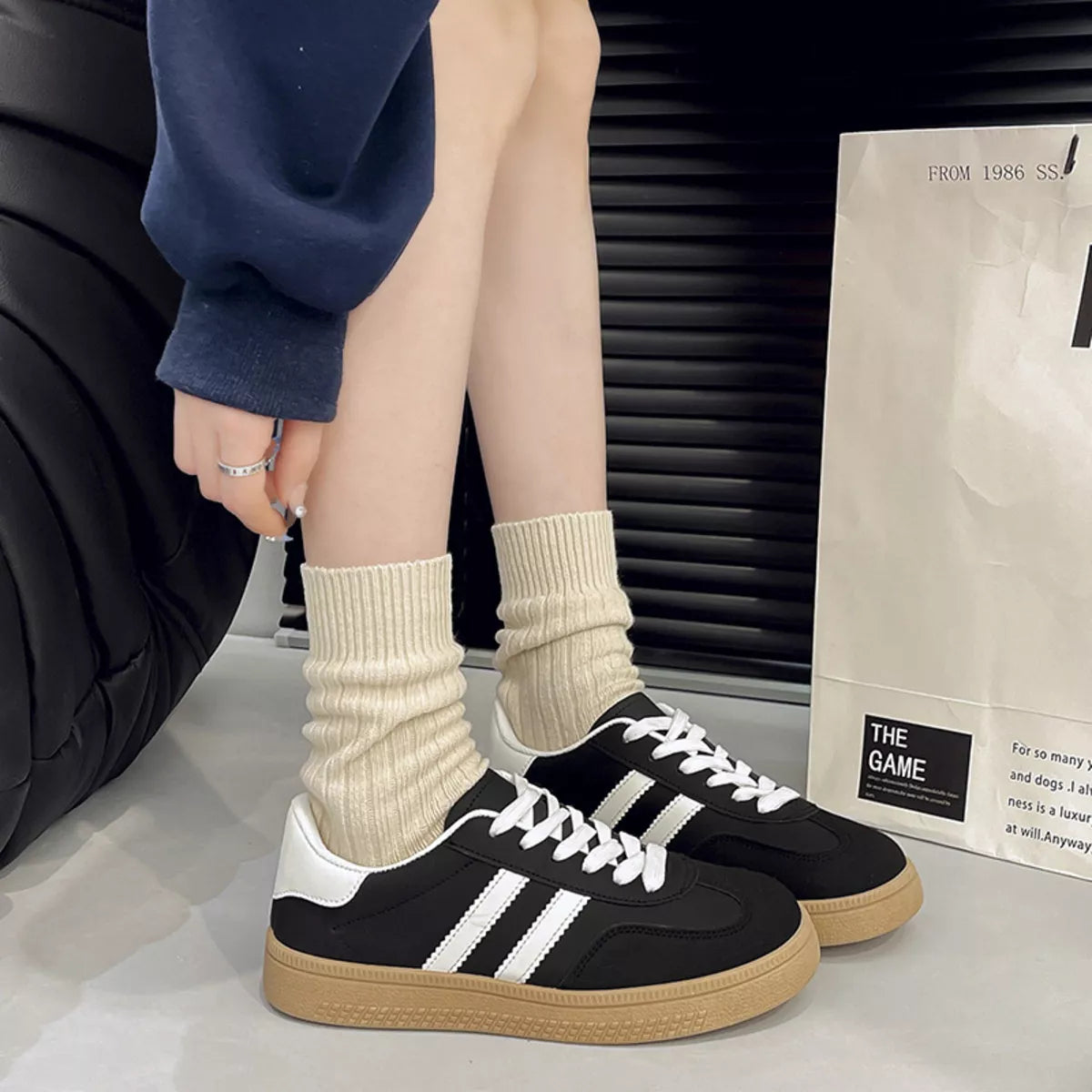 Round Toe Lace Up Sneakers - Lilixa.store