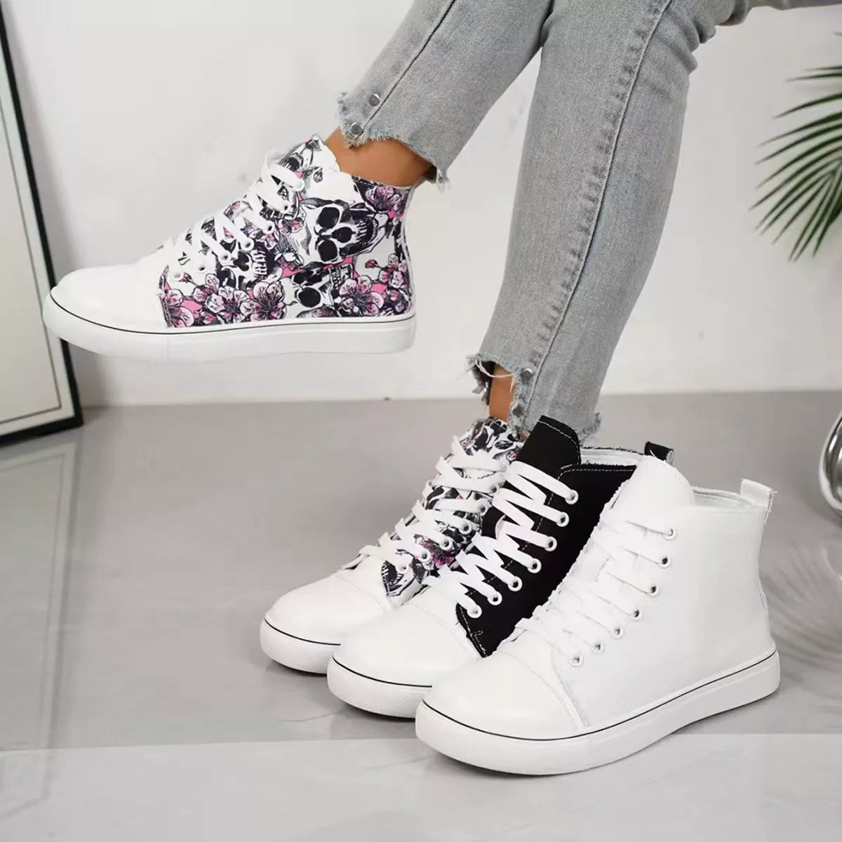 Round Toe Lace Up Sneakers - Lilixa.store