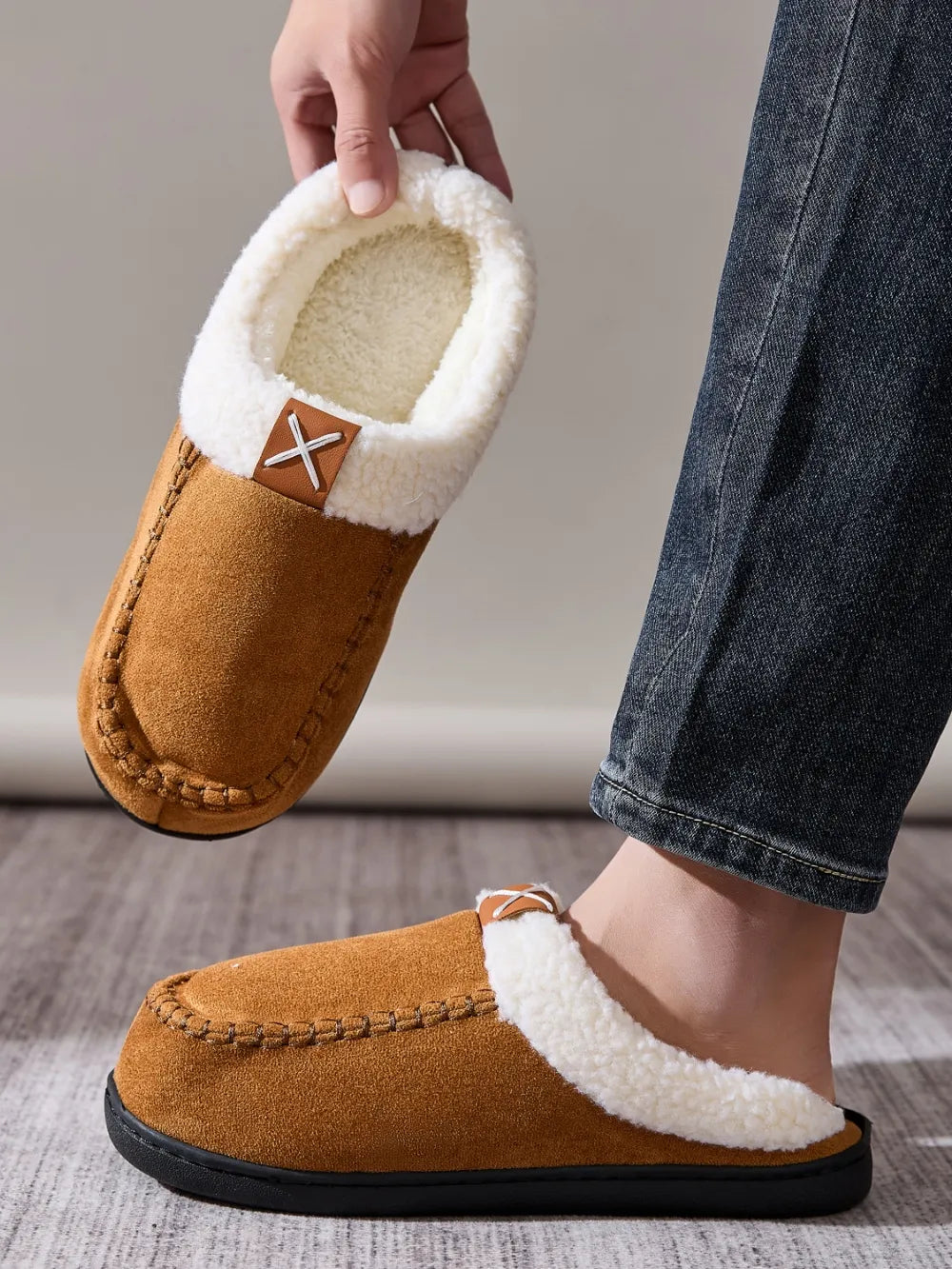Contrast Round Toe Flat Slippers - Lilixa.store