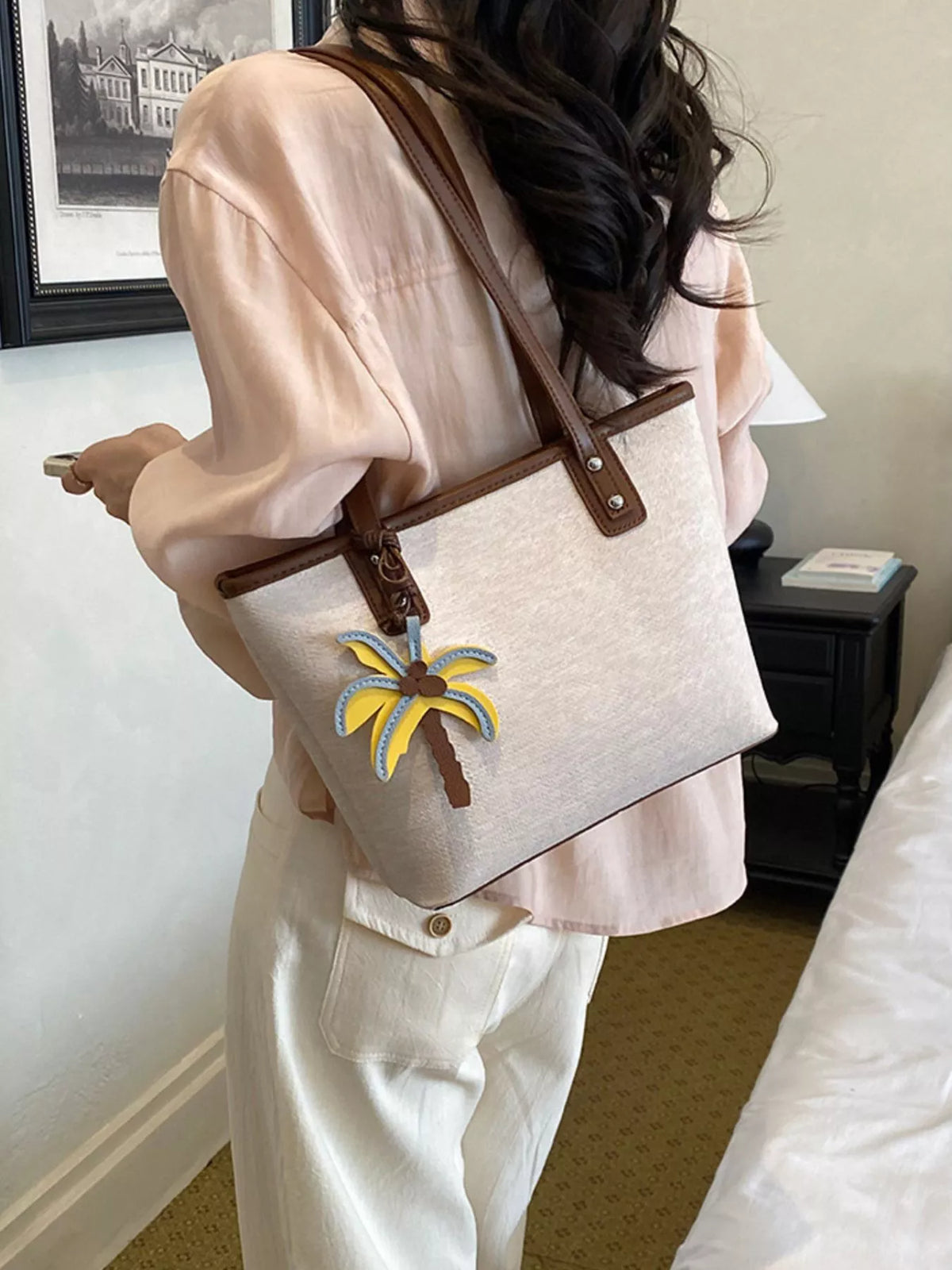 Contrast Trim Shoulder Bag with Tropical Palm Tree Charm