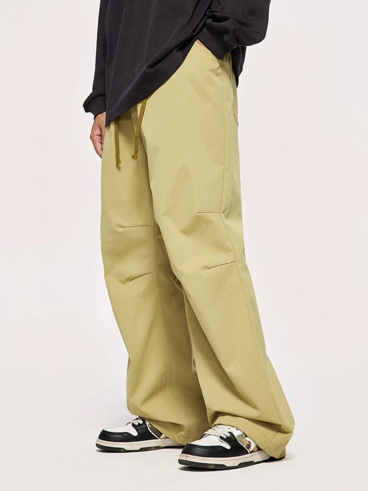 Men's Loose Fit Casual Pants in Khaki, view 4