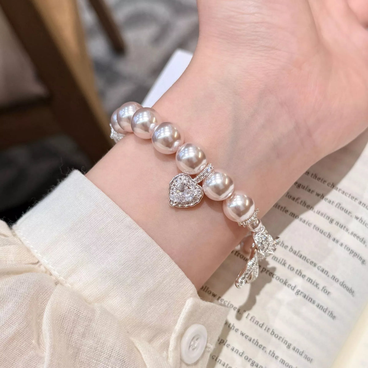 Pearl Bracelet with Bow Charm - Lilixa.store
