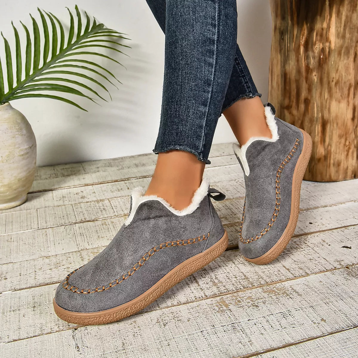 Round Toe Plush Lined Shoes - Lilixa.store