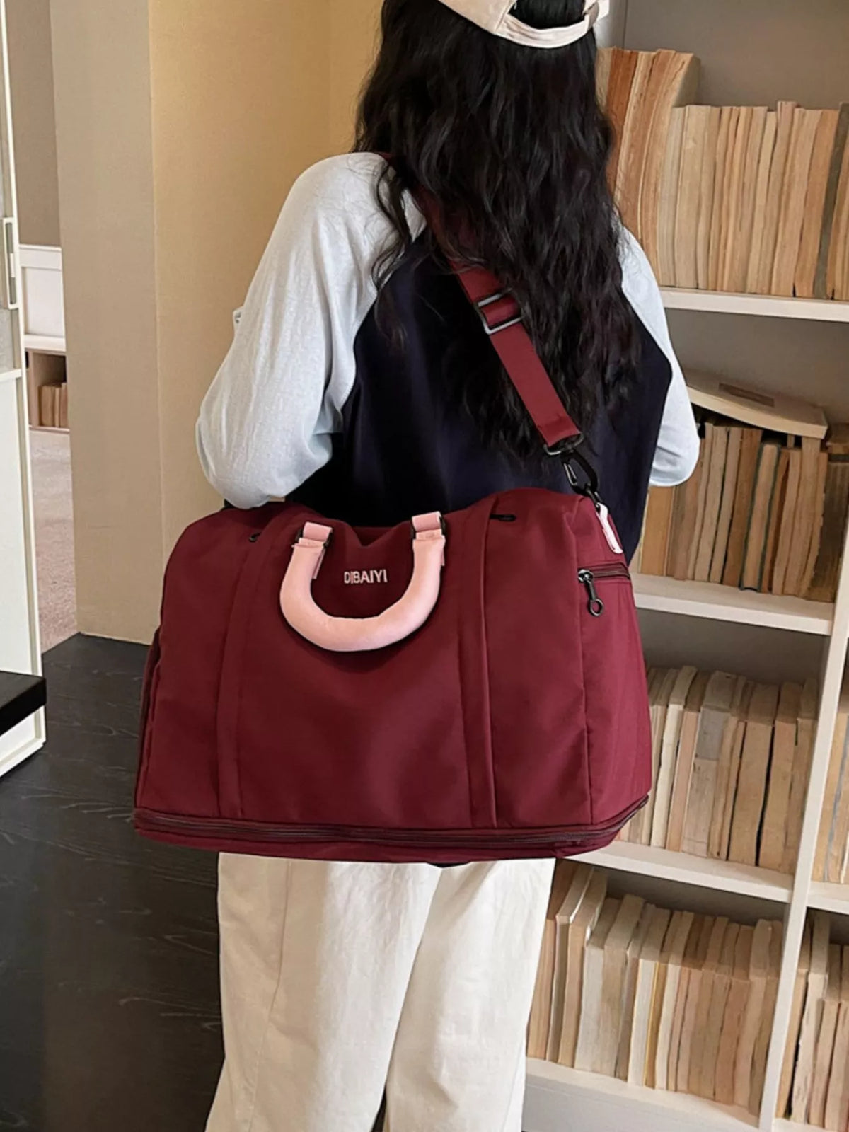 Durable Travel Duffel Bag with Comfortable Contrast Handle - Lilixa.store