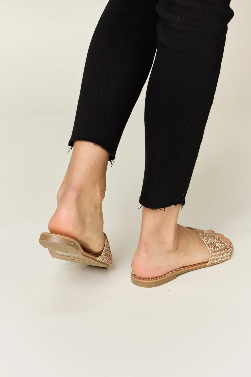 WILD DIVA Rhinestone Open Toe Flat Sandals - Lilixa.store