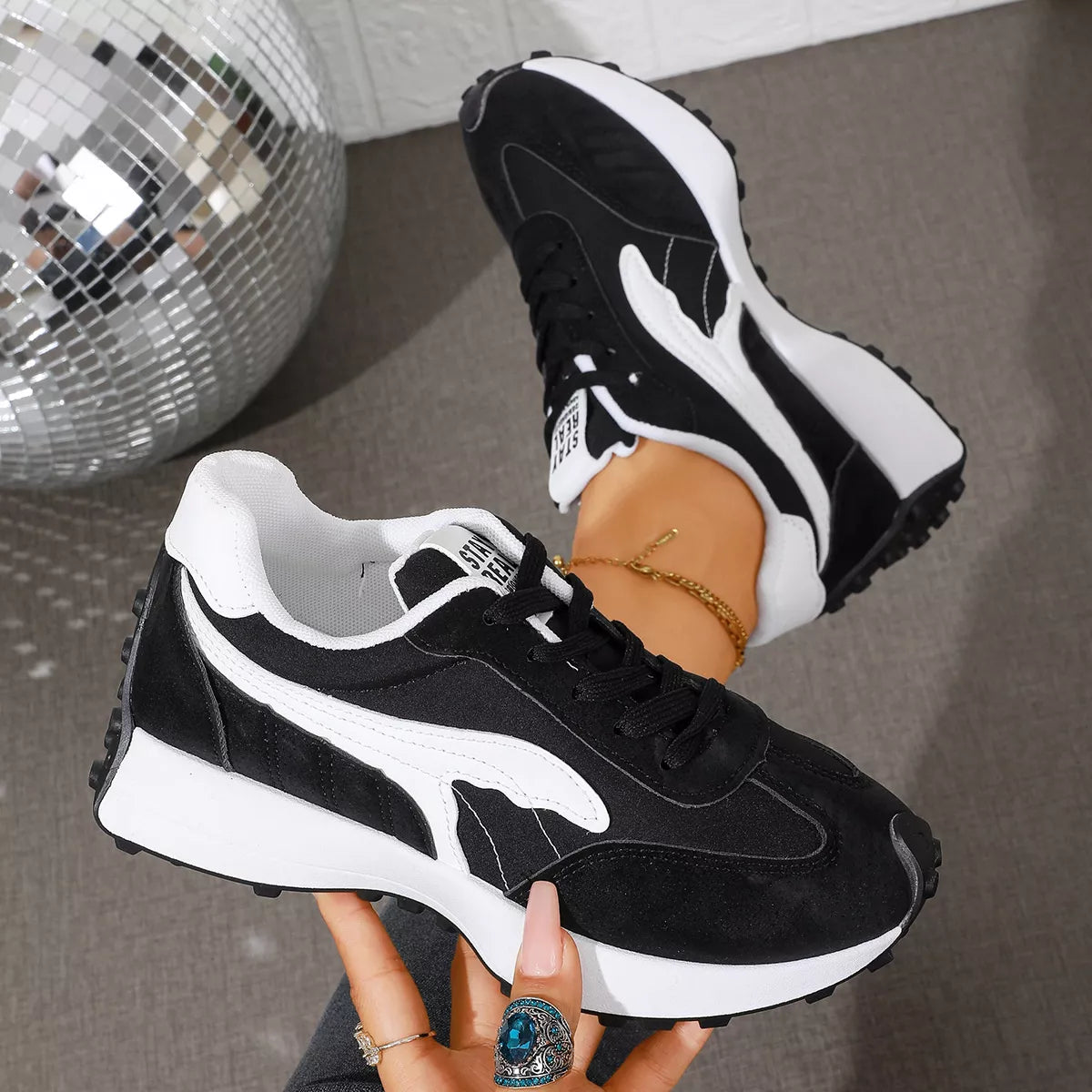 Round Toe Lace Up Sneakers