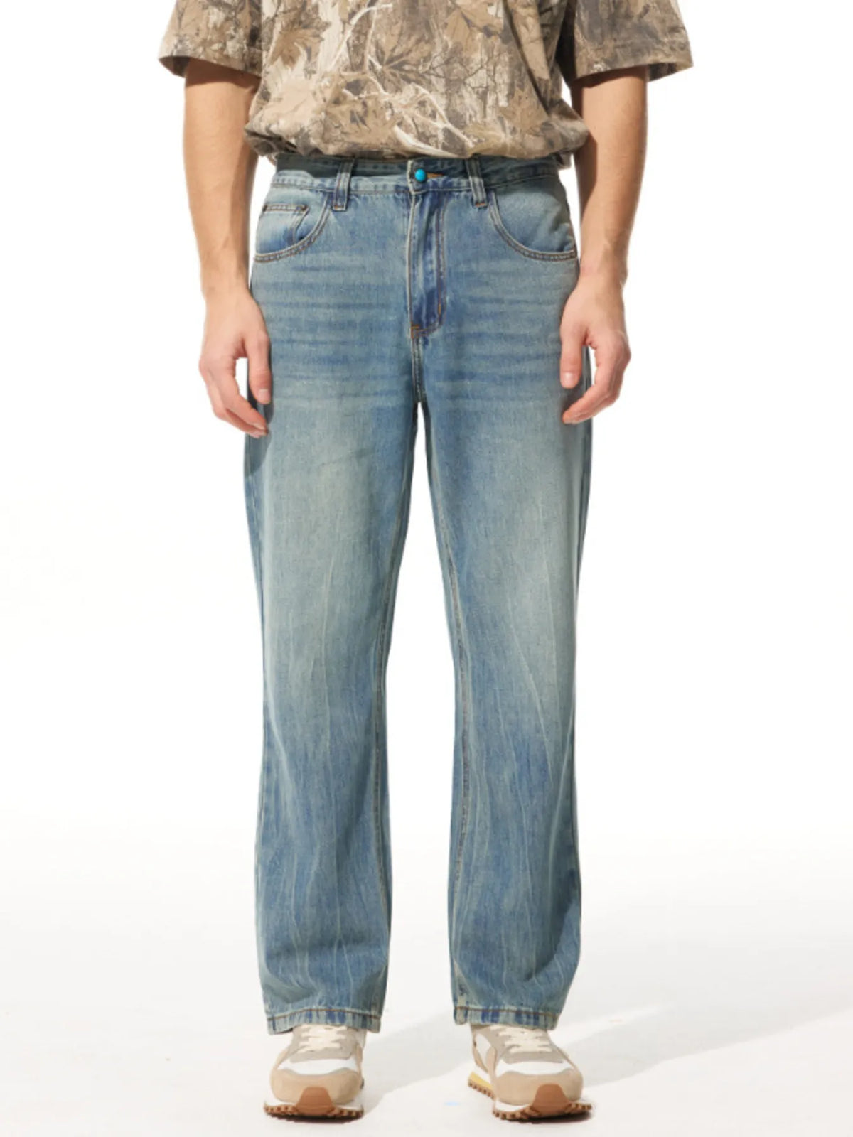 Men's Relaxed Fit Vintage Wash Pants in Light Blue