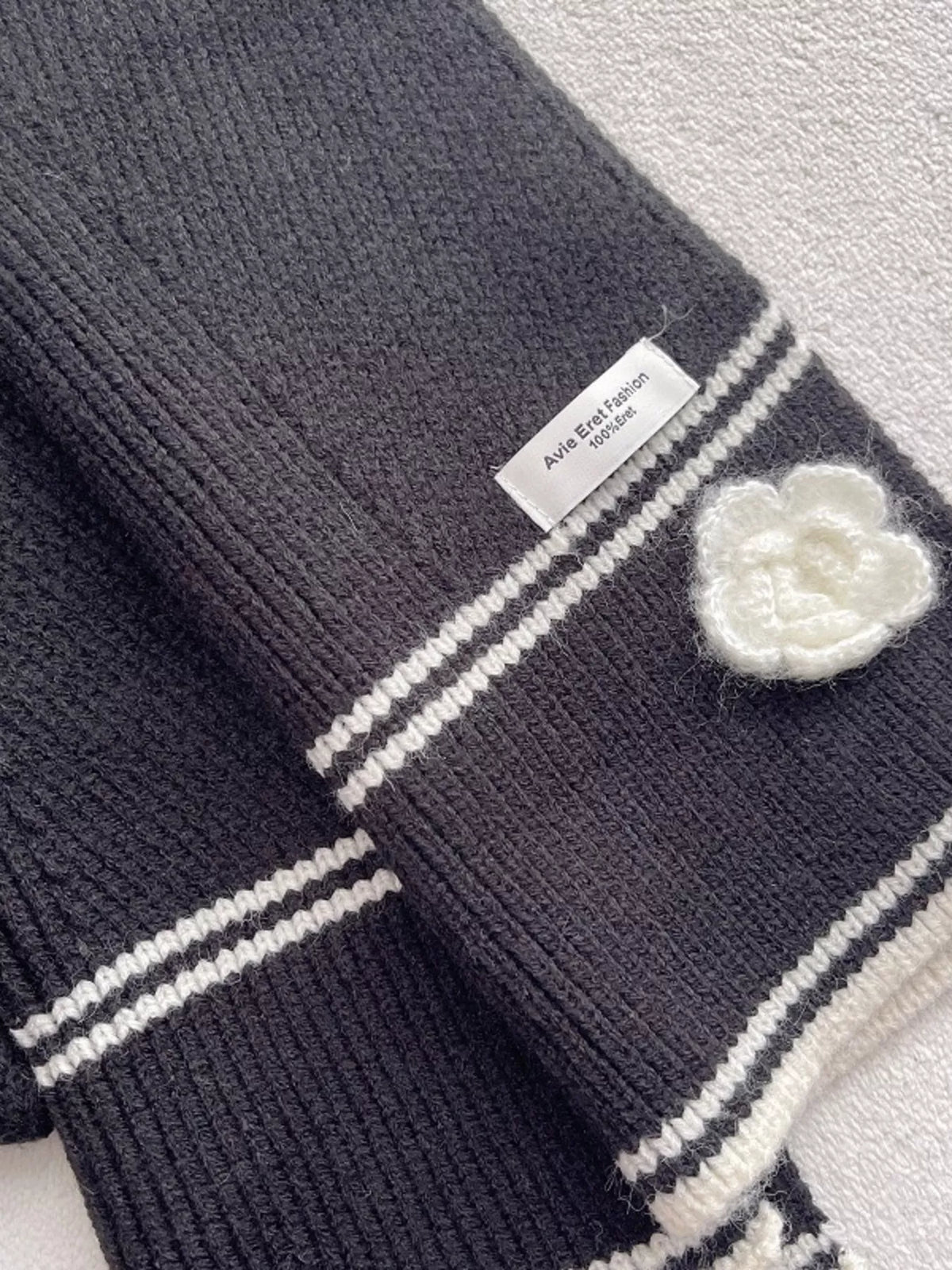 Contrast Trim Knitted Scarf with Camellia Decorn - Lilixa.store