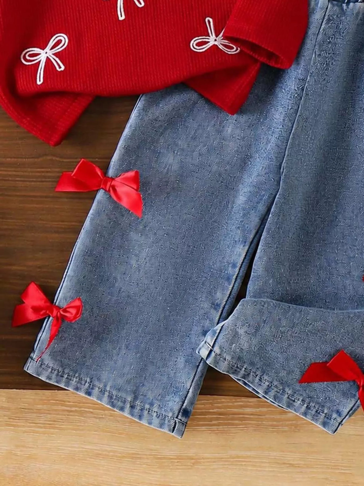 Children's Festive Bow-Embellished Knit Sweater and Jeans Set in Red, view 4