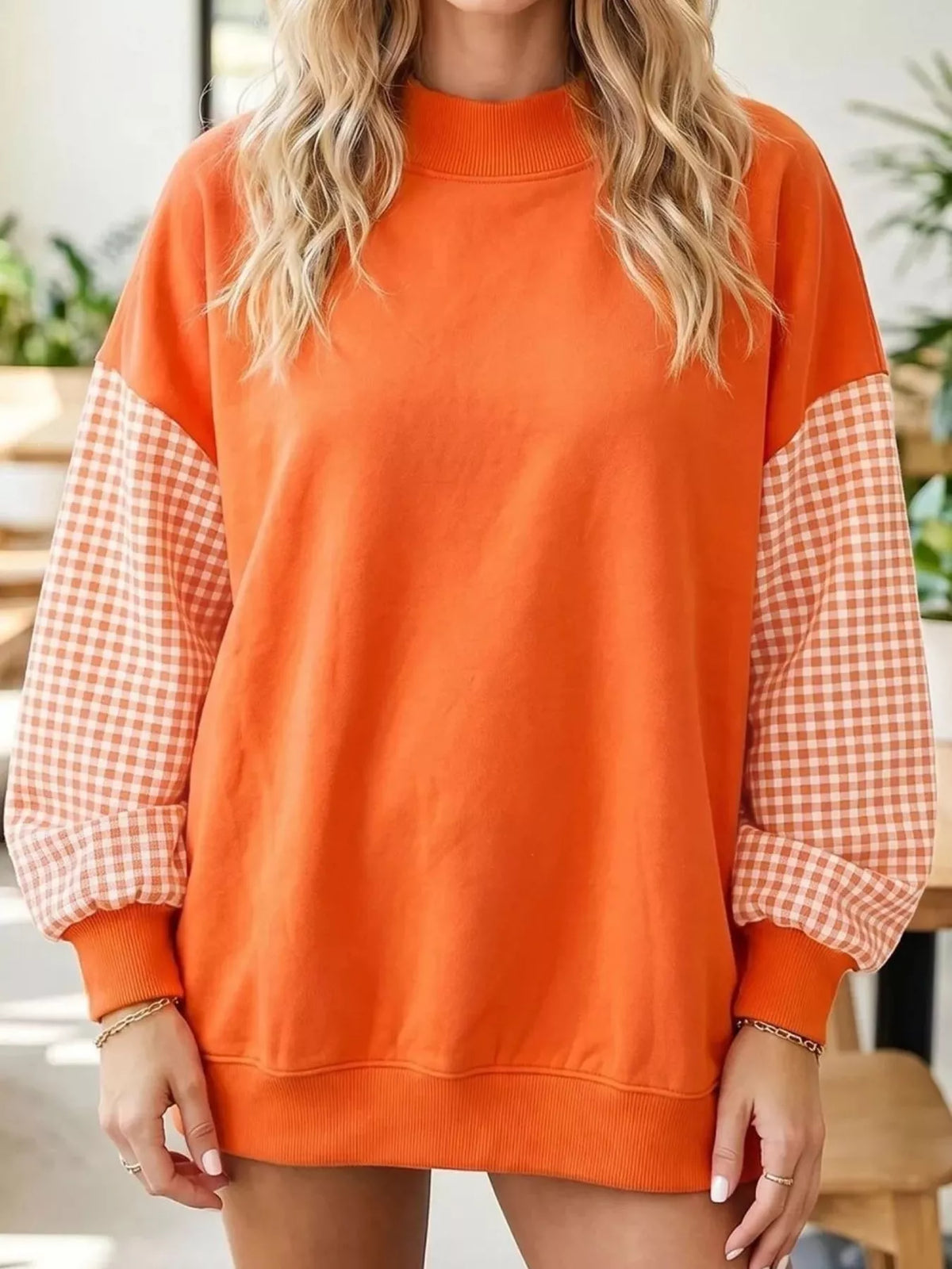 Gingham Sleeves Round Neck Sweatshirt - Lilixa.store