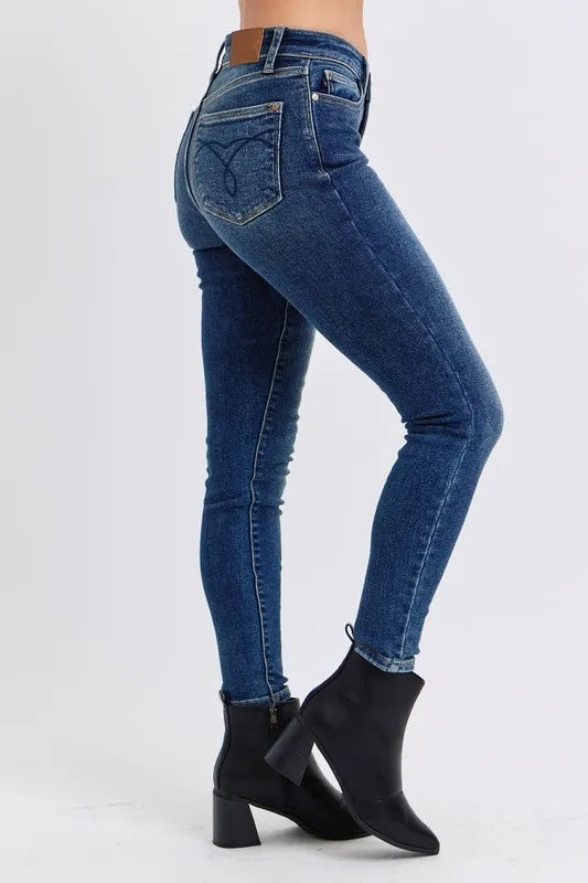 Judy Blue Full Size Mid-Rise Waist Skinny Jeans with Thermal Lining Plus Size - Lilixa.store