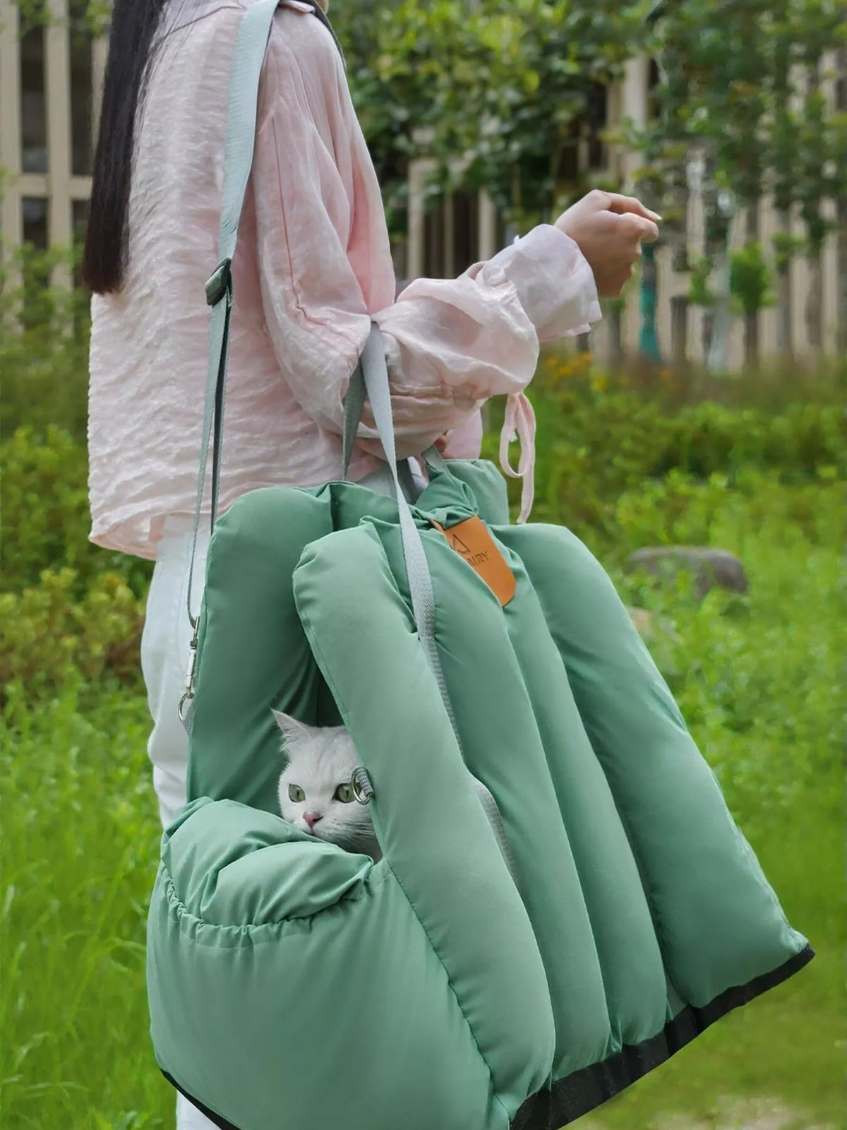 Comfortable & Portable Pet Car Nest - Lilixa.store