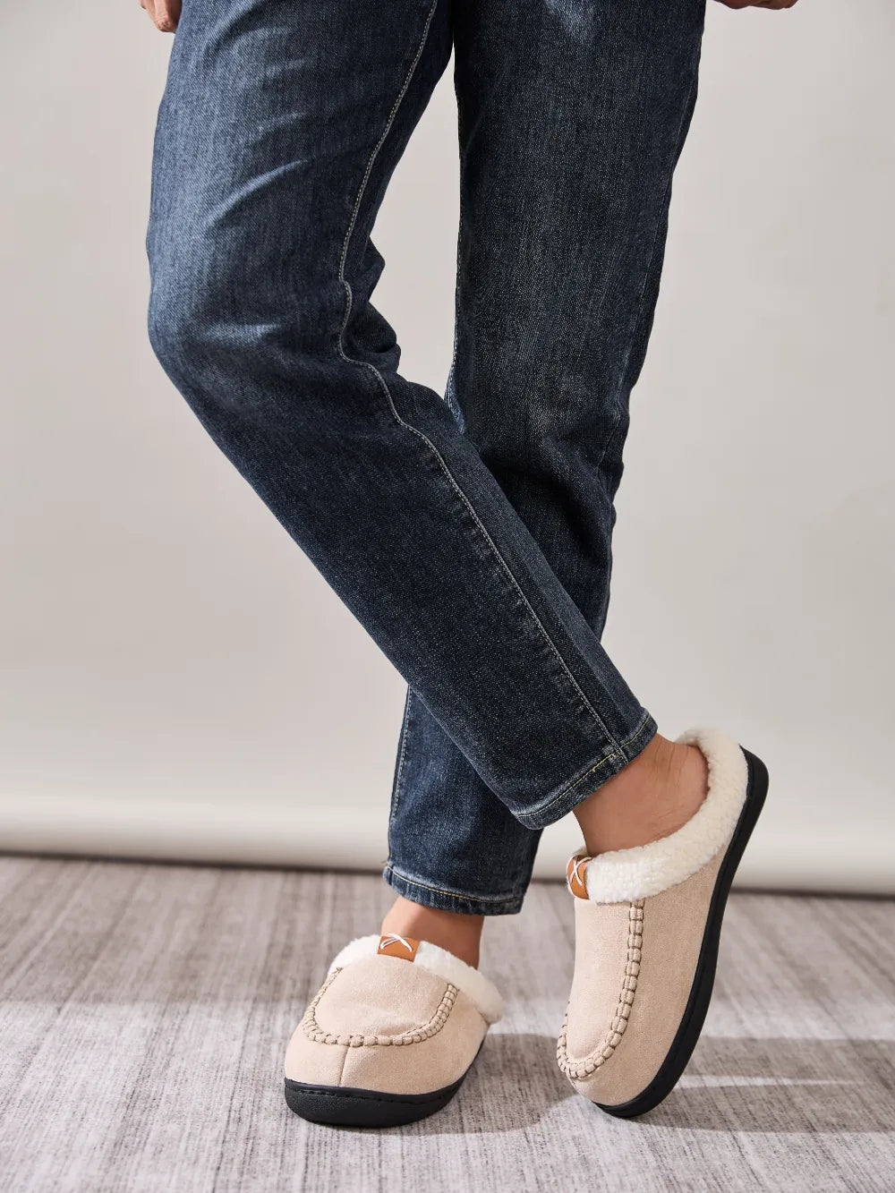 Contrast Round Toe Flat Slippers - Lilixa.store
