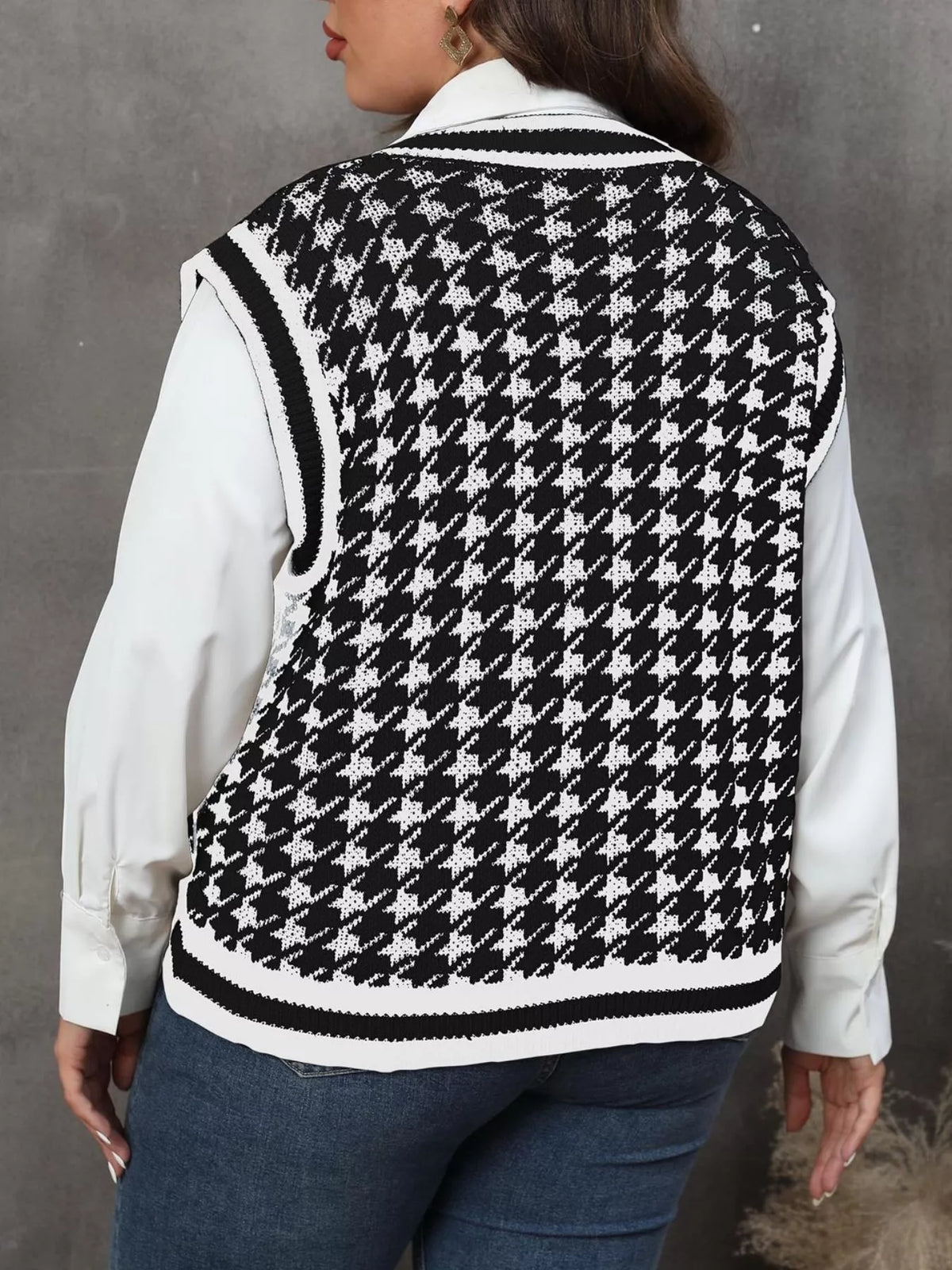 Plus Size Houndstooth V-Neck Knit Sweater Vest - Lilixa.store