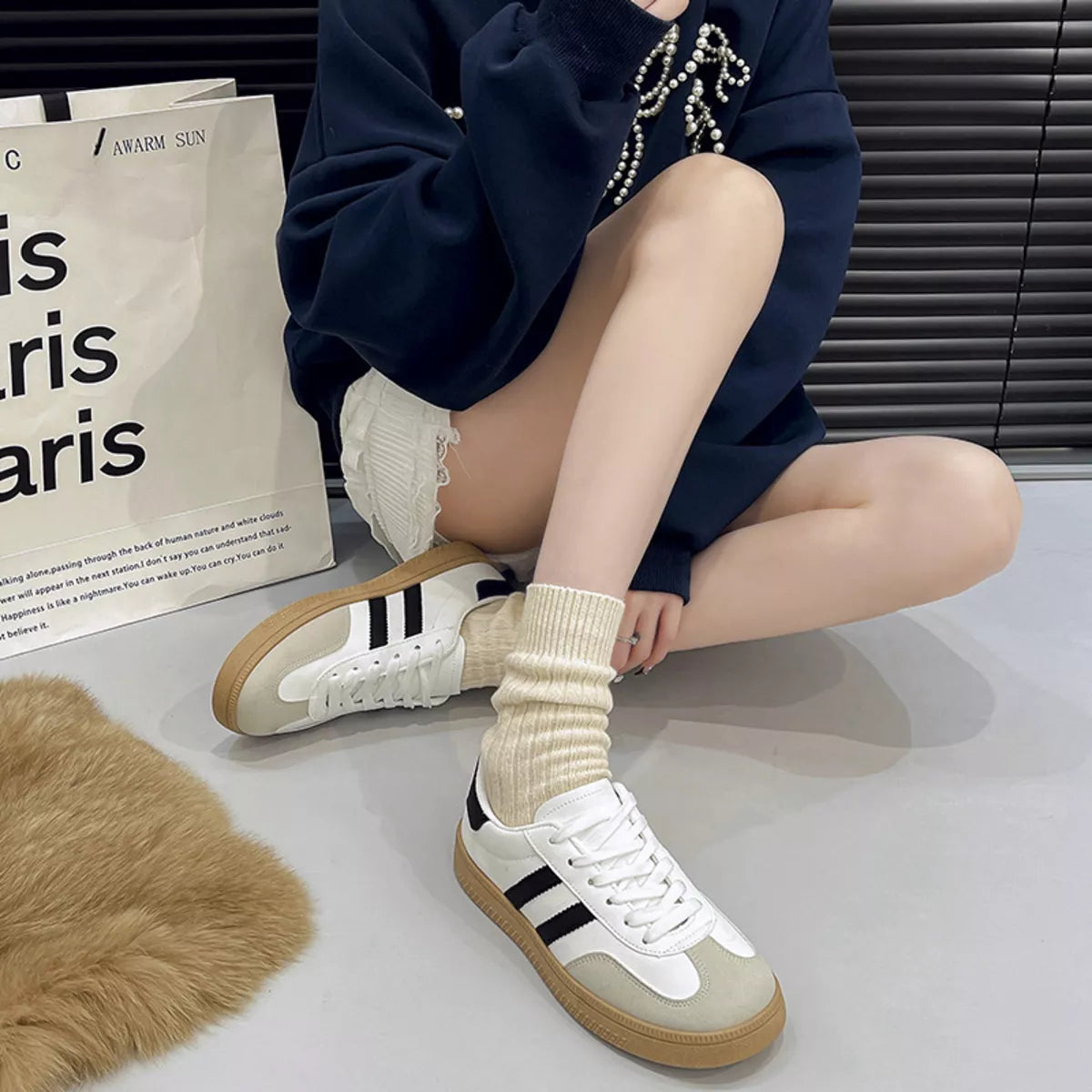 Round Toe Lace Up Sneakers - Lilixa.store