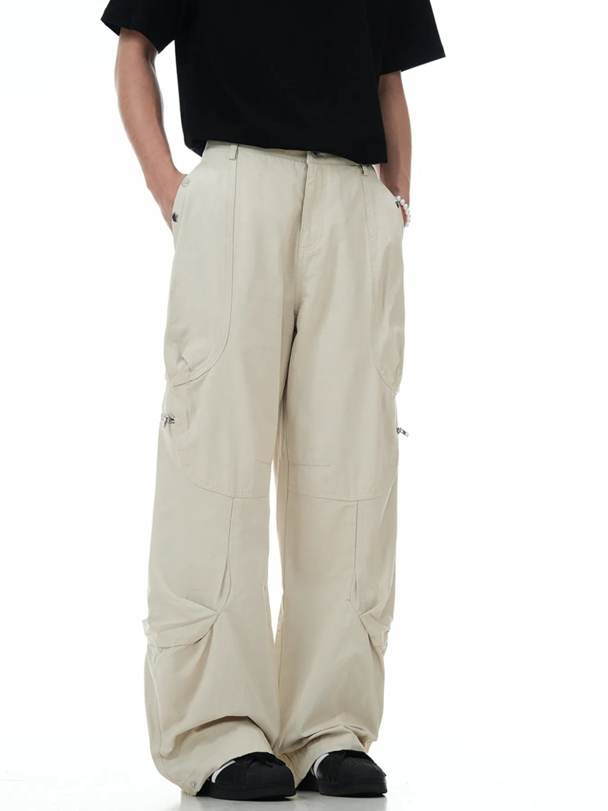 Men's Loose Fit Cargo Pants in Beige