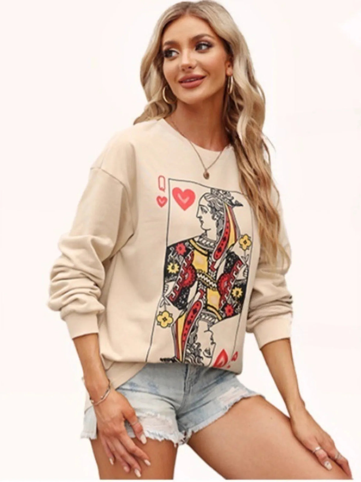 Queen of Hearts Playing Card Graphic Round Neck Sweatshirt - Lilixa.store