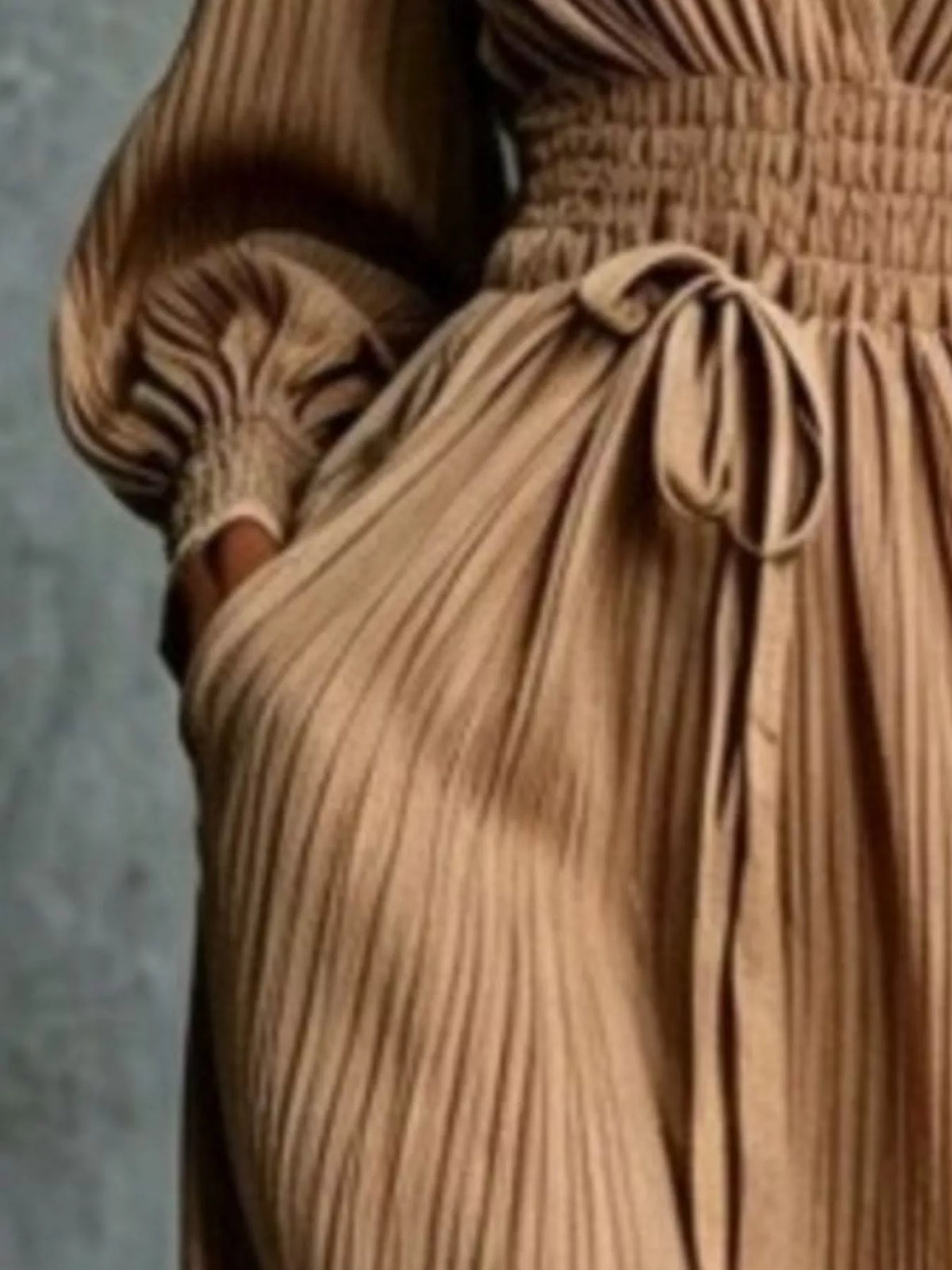 Elegant Pleated V-Neck Maxi Dress with Lantern Sleeves and Tie-Waist, view 3