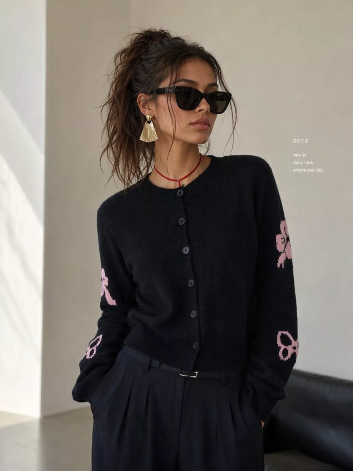 Floral Crew Neck Cropped Knit Cardigan in Black