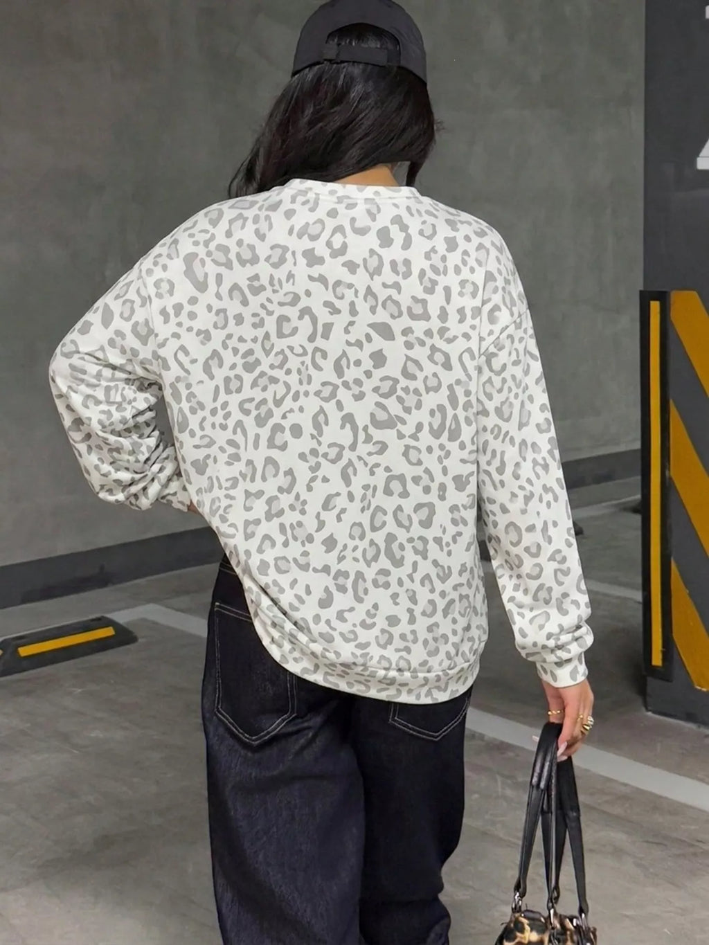 Leopard Print Crew Neck Sweatshirt - Lilixa.store
