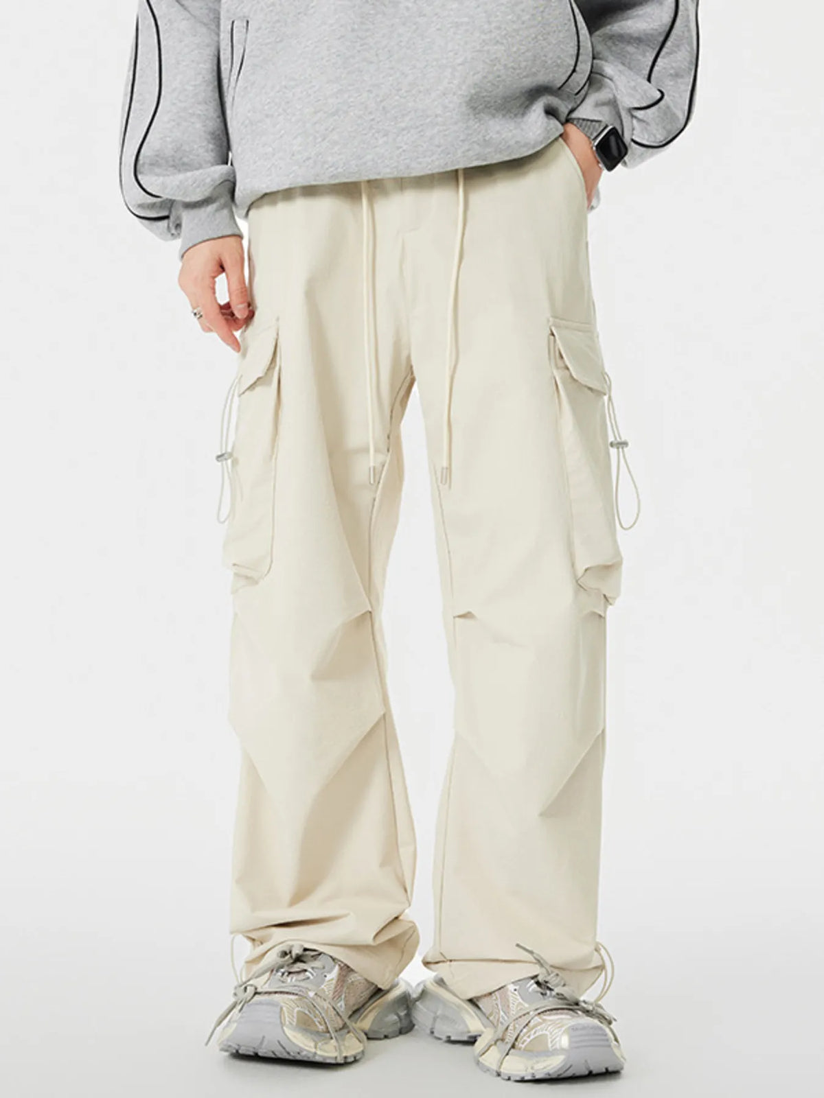 Men's Loose Fit Cargo Pants in Beige