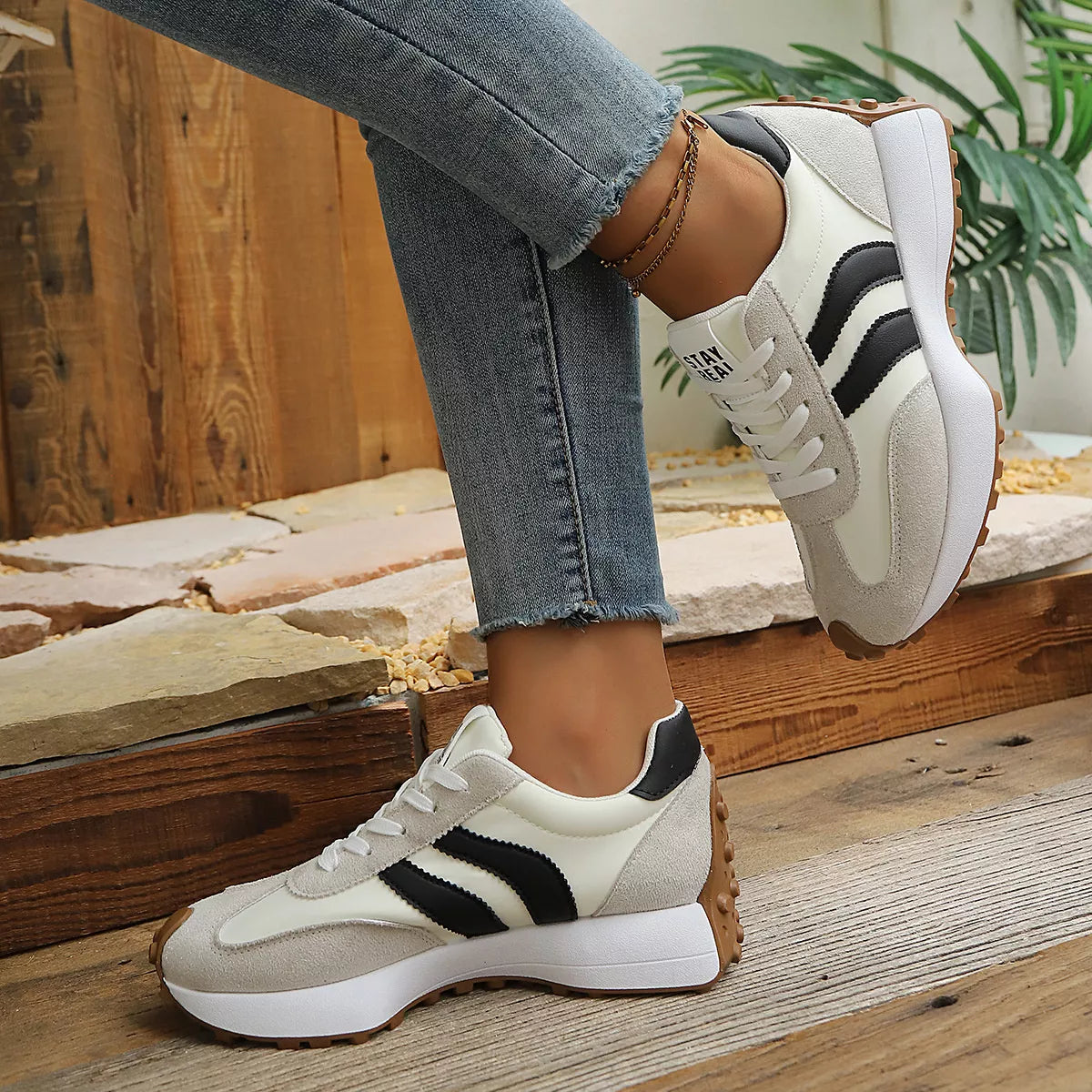 Round Toe Lace Up Sneakers