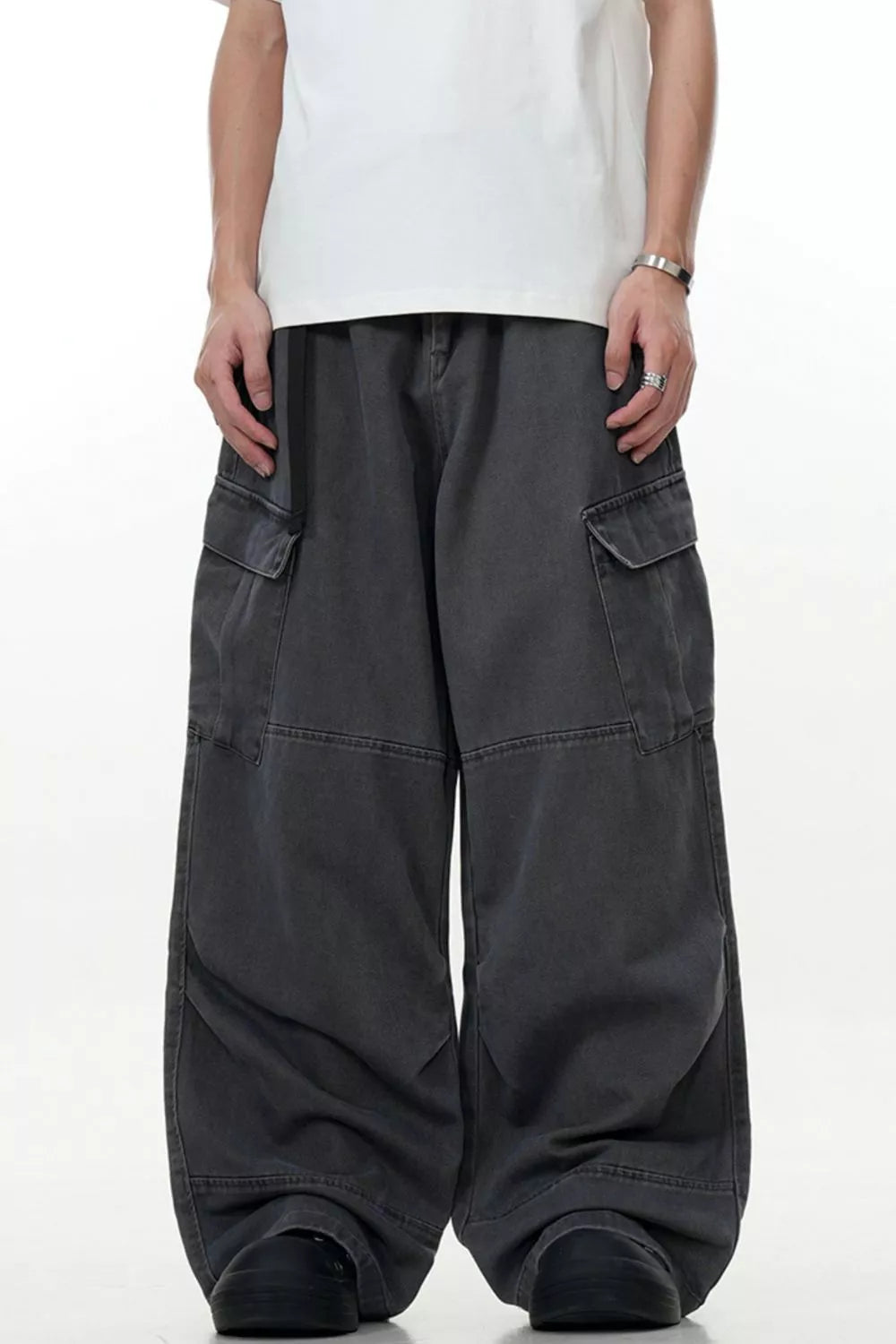 Men's Loose Fit Cargo Pants in Grey
