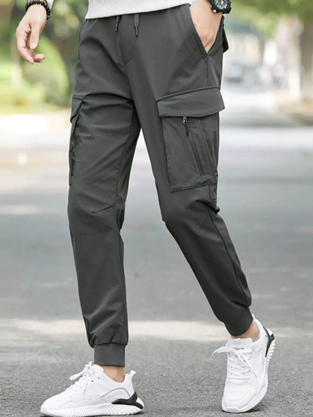 Men's Plus Size Lightweight Cargo Pants in Dark Gray