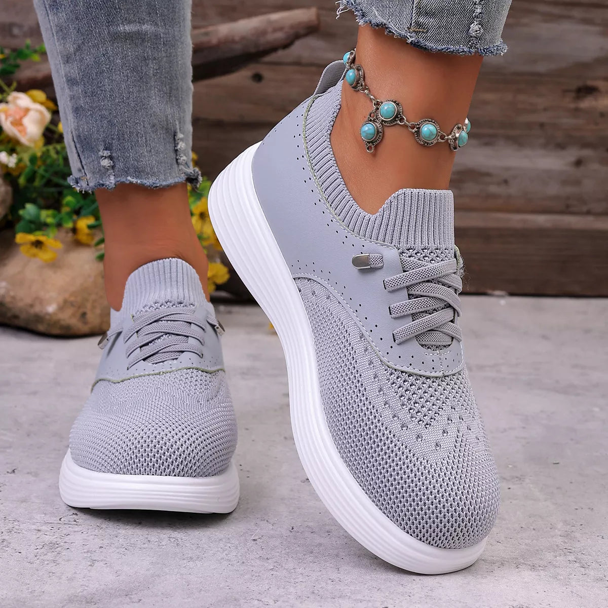 Round Toe Lace Up Sneakers - Lilixa.store