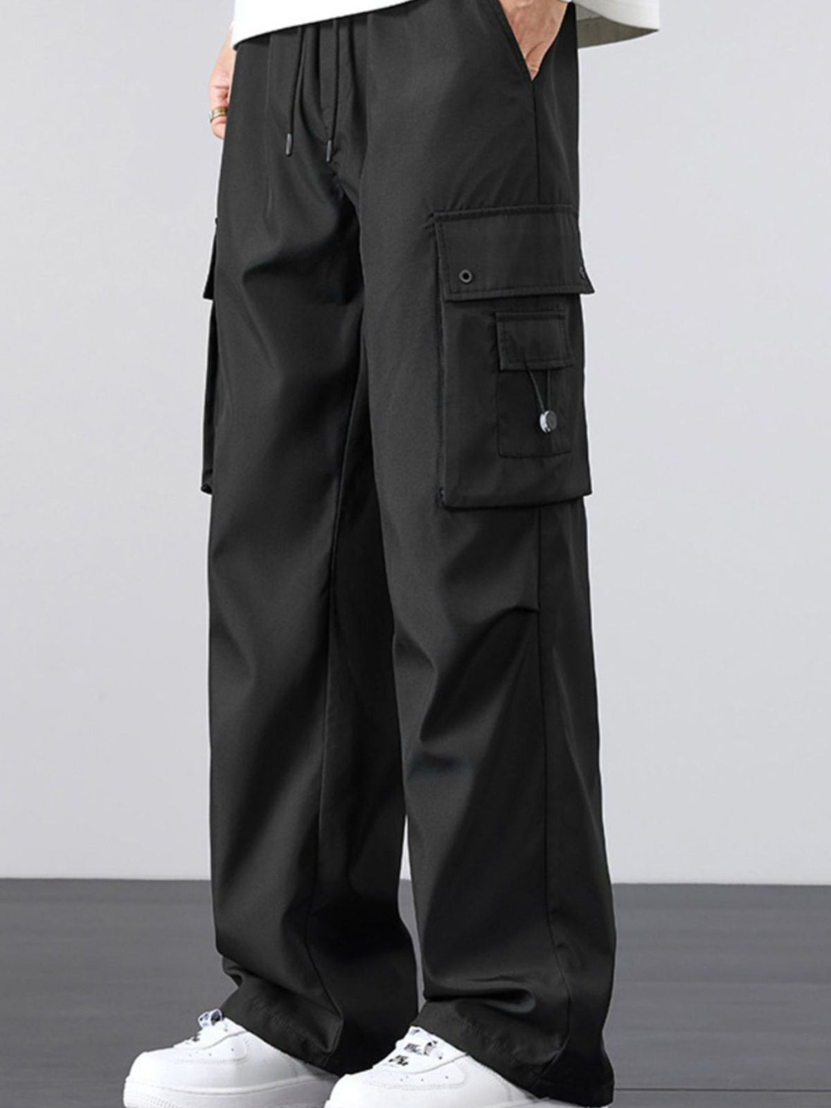 Men's Plus Size Loose Fit Cargo Pants in Black