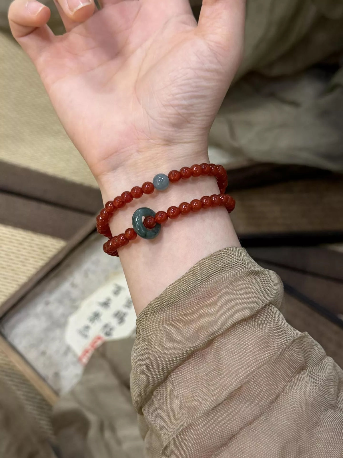 Doppellagiges Armband aus Achatperlen