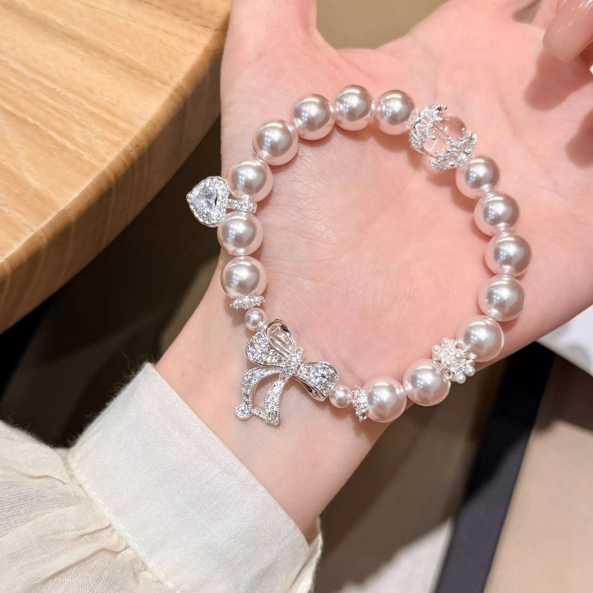 Pearl Bracelet with Bow Charm - Lilixa.store