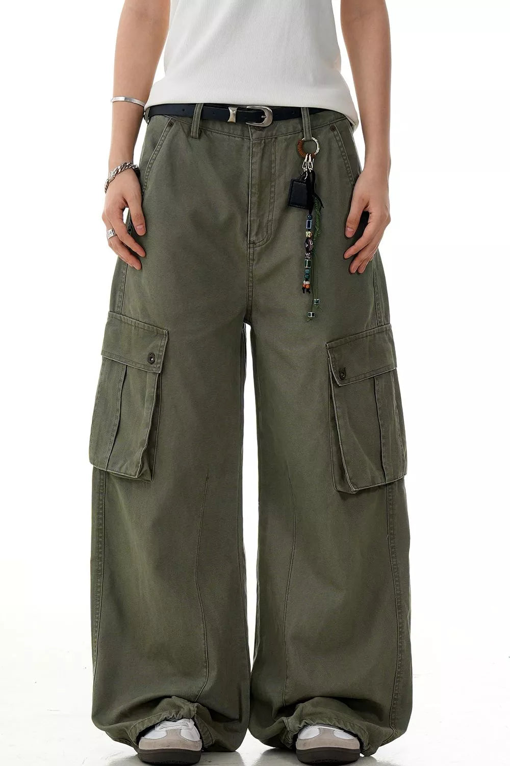 Men's Wide Leg Cargo Pants in Army Green