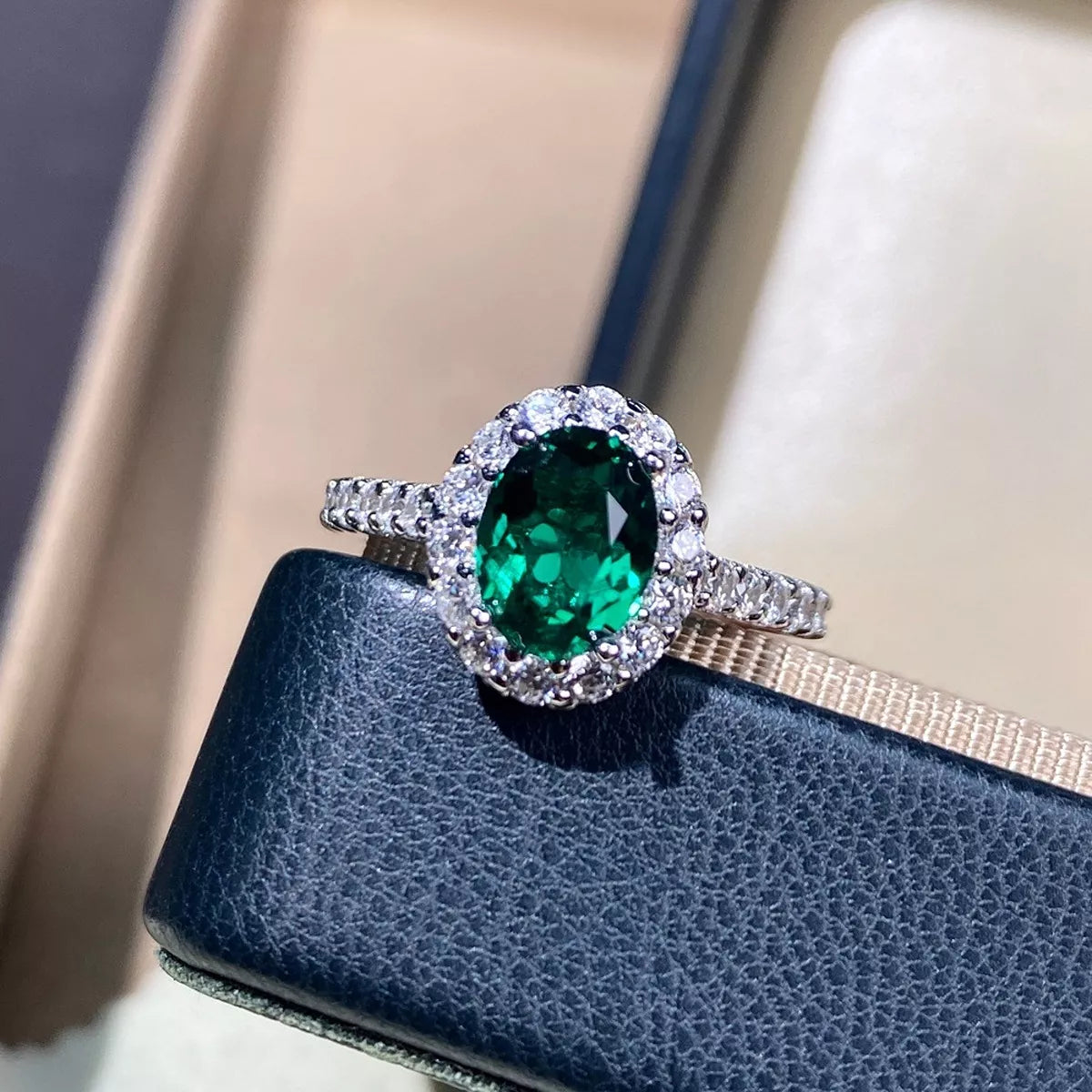 925 sterling Silver Oval Cut Synthetic Emerald Ring - Lilixa.store