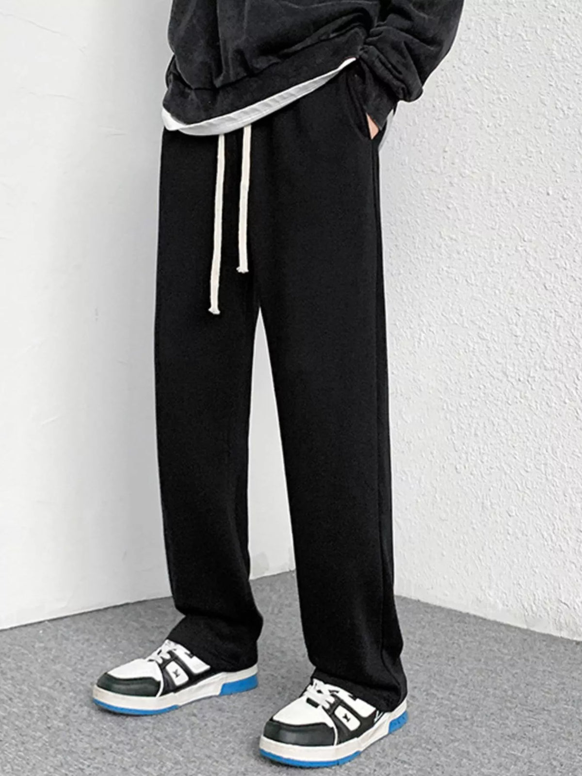 Men's Drawstring Wide Leg Pants in Black