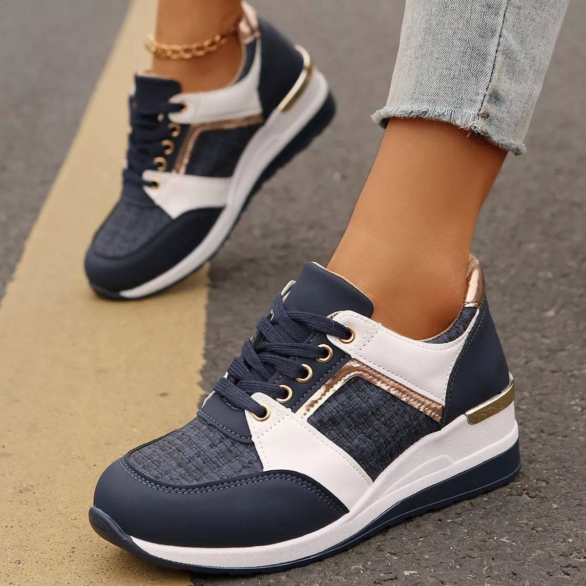 Round Toe Lace Up Sneakers - Lilixa.store