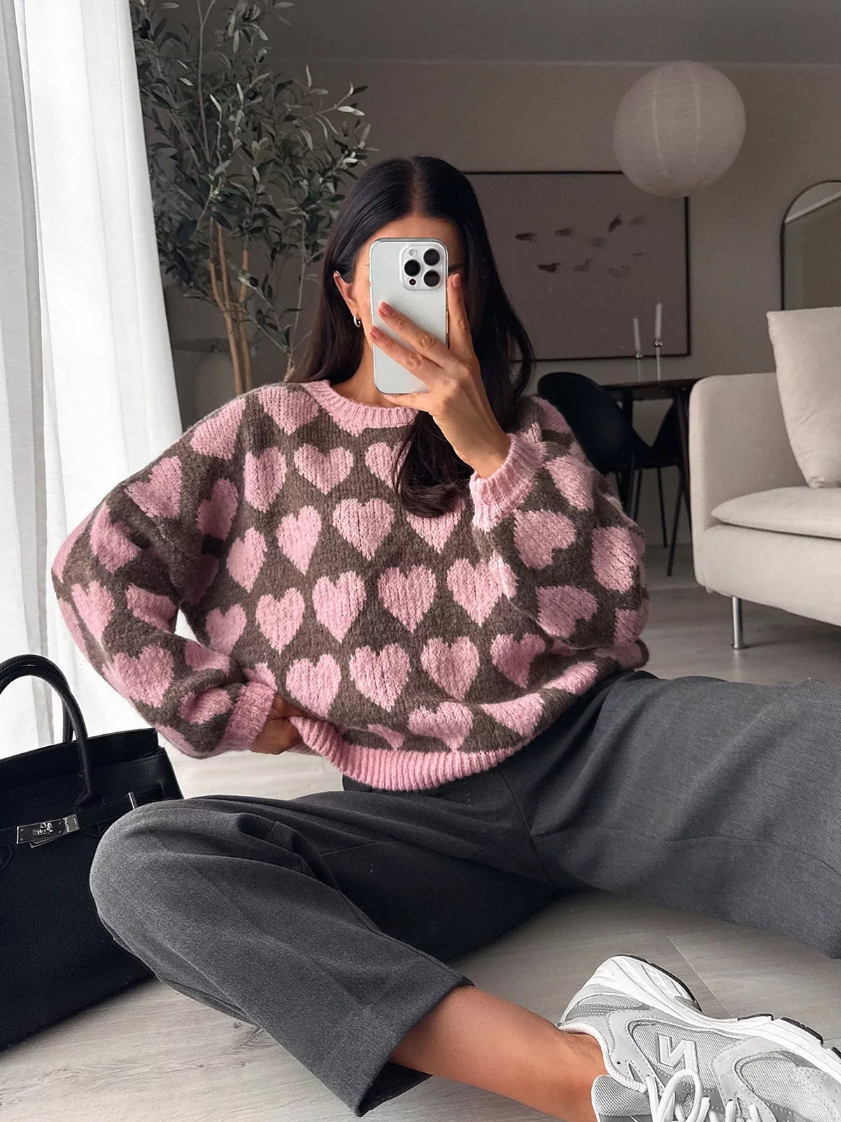 Heart Pattern Dropped Shoulder Sweater in Pink Brown