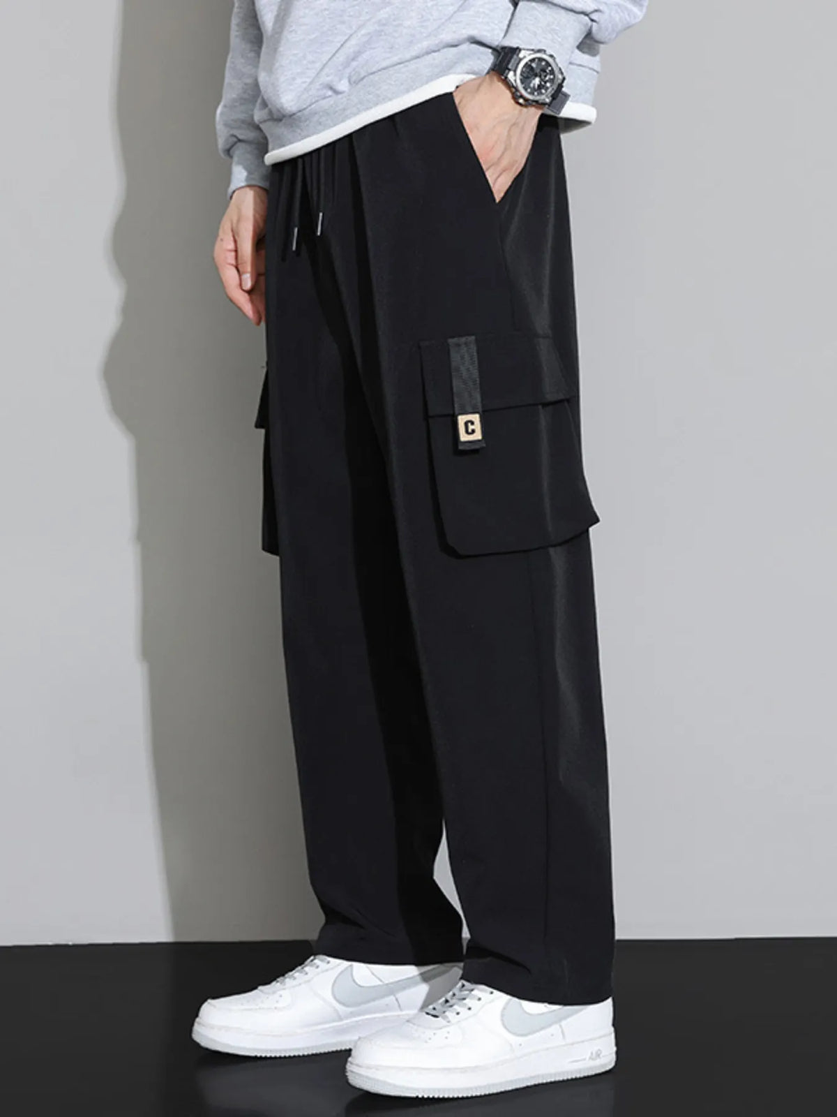 Men's Plus Size Wide Leg Cargo Pants in Black