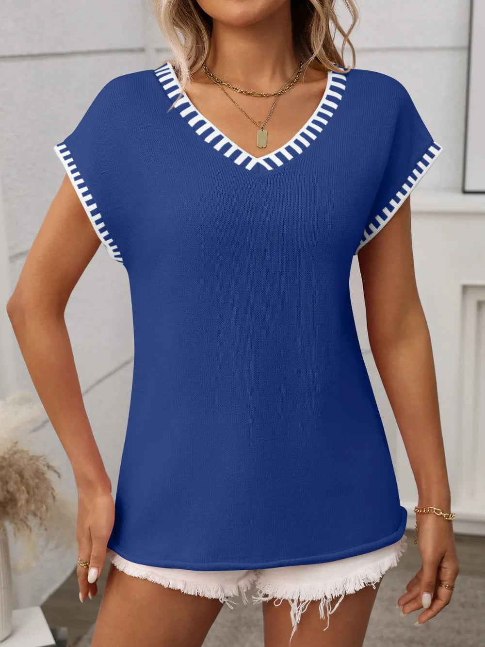 Contrast Trim V-Neck Short Sleeve Knit Top - Lilixa.store