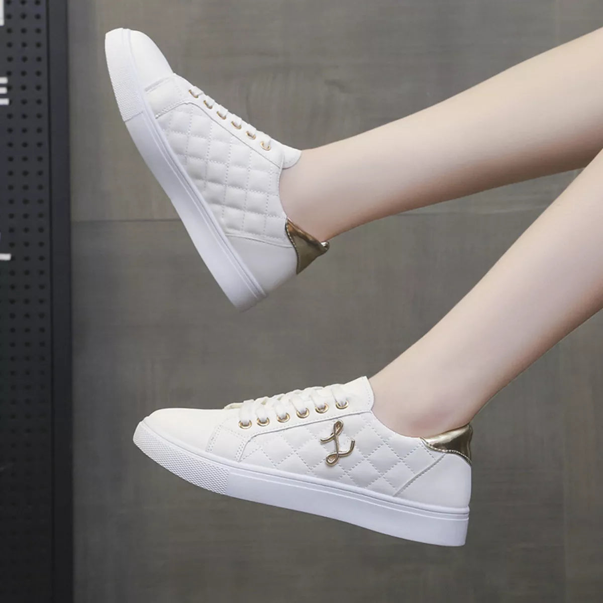Round Toe Lace Up Sneakers - Lilixa.store