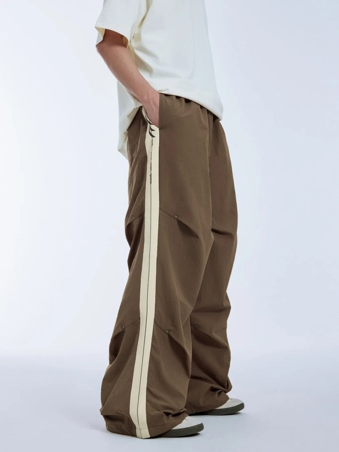 Men's Side Stripe Relaxed Fit Pants in Brown
