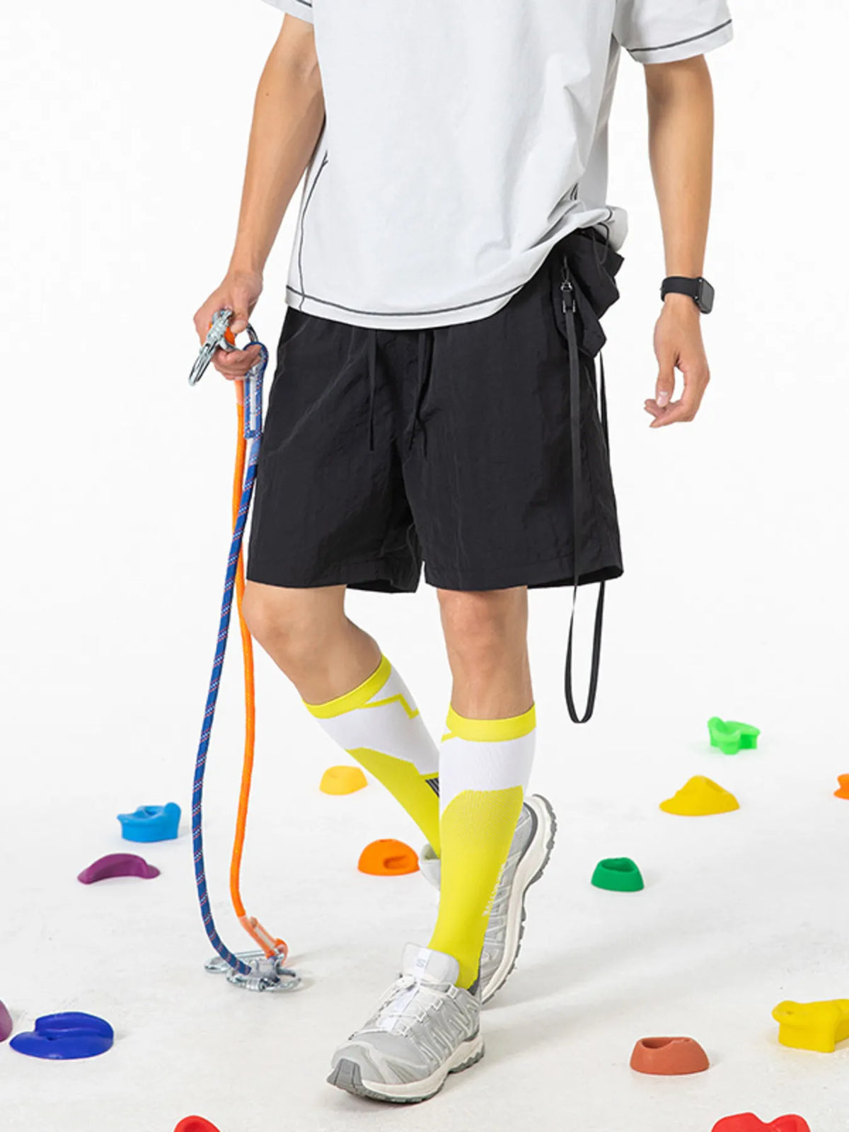 Men's Drawstring Pocketed Active Shorts in Black