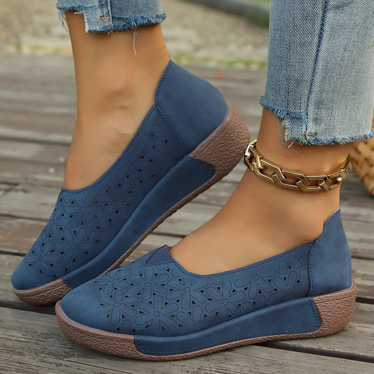 Hollow-Out Casual Loafers in Blue