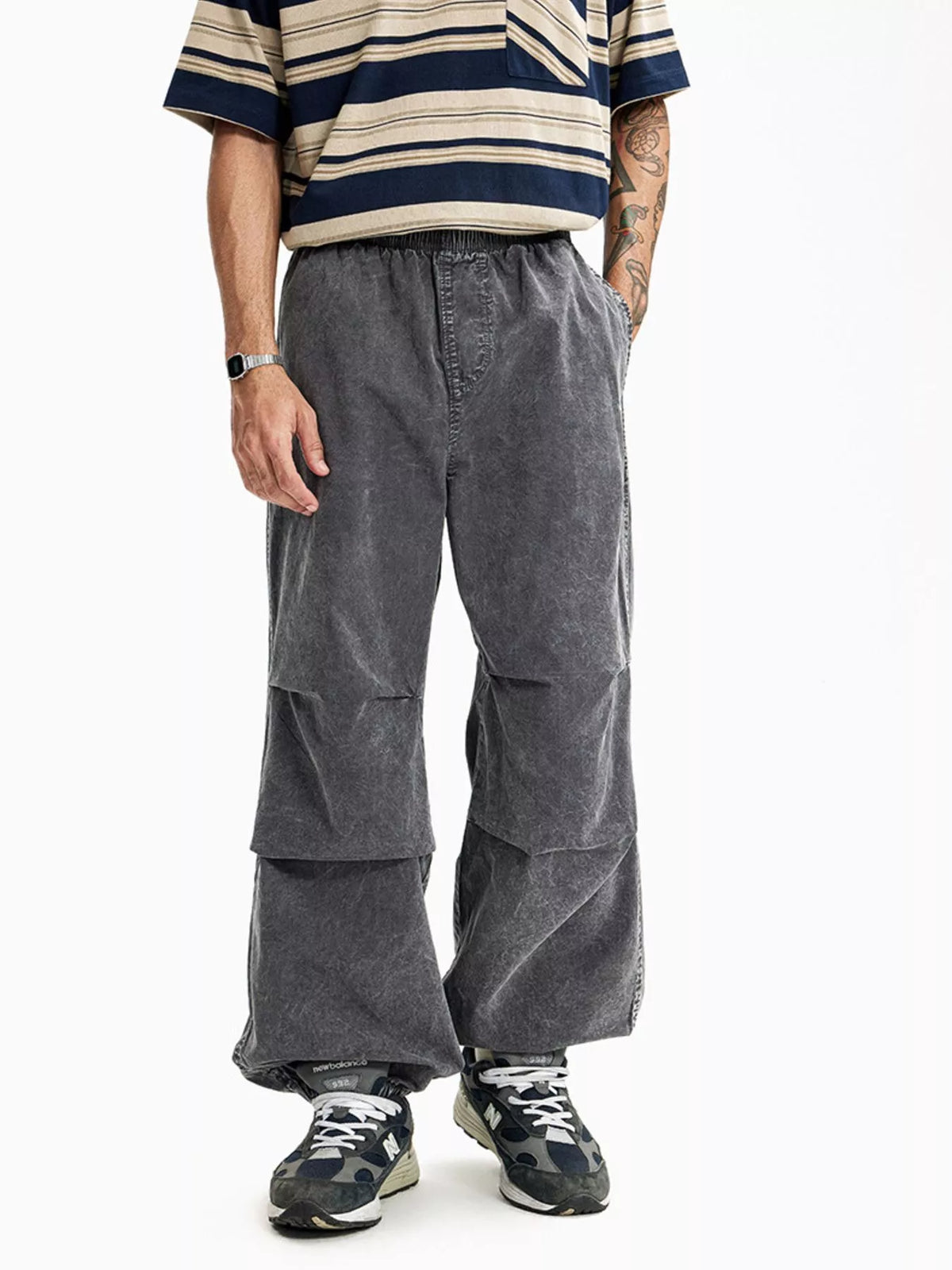 Men's Relaxed Fit Elastic Waist Pants in Grey