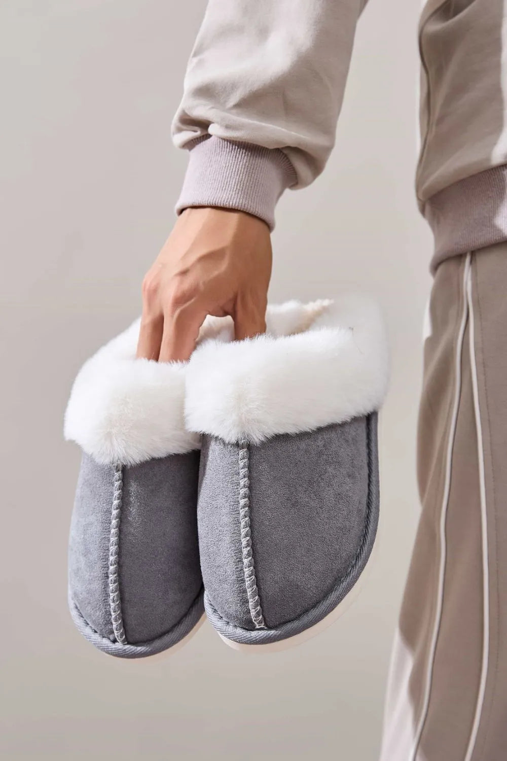 Faux Fur Round Toe Slippers - Lilixa.store